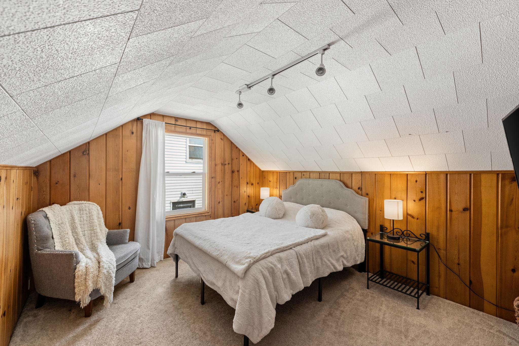 6112 Russell Avenue S