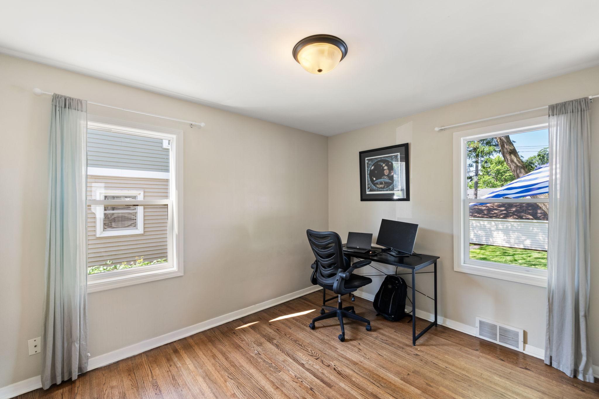 6112 Russell Avenue S