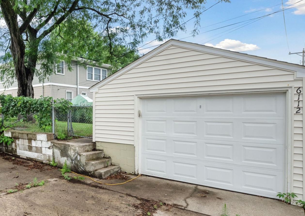 6112 Russell Avenue S