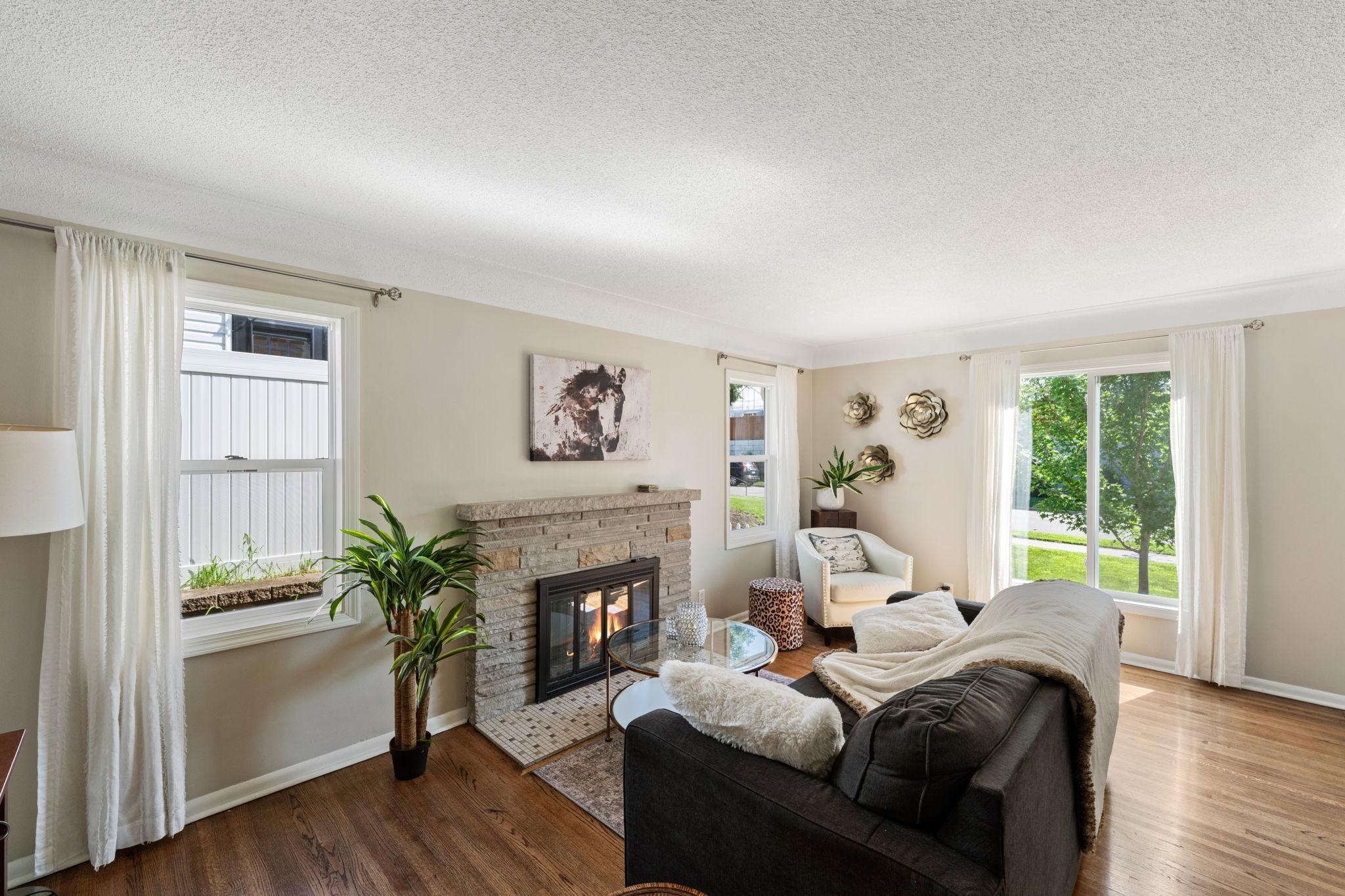 6112 Russell Avenue S