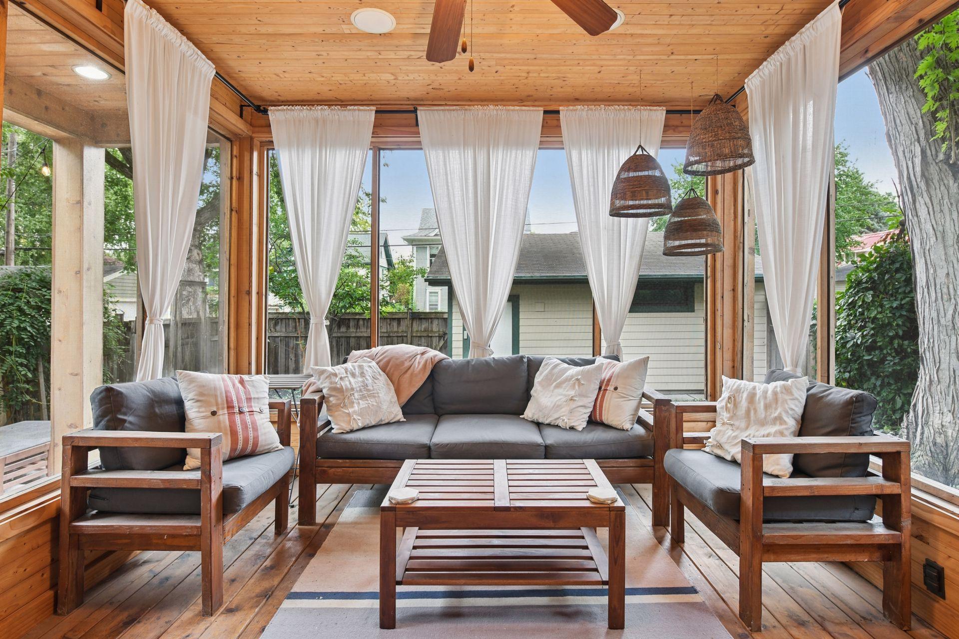 4031 Pleasant Avenue