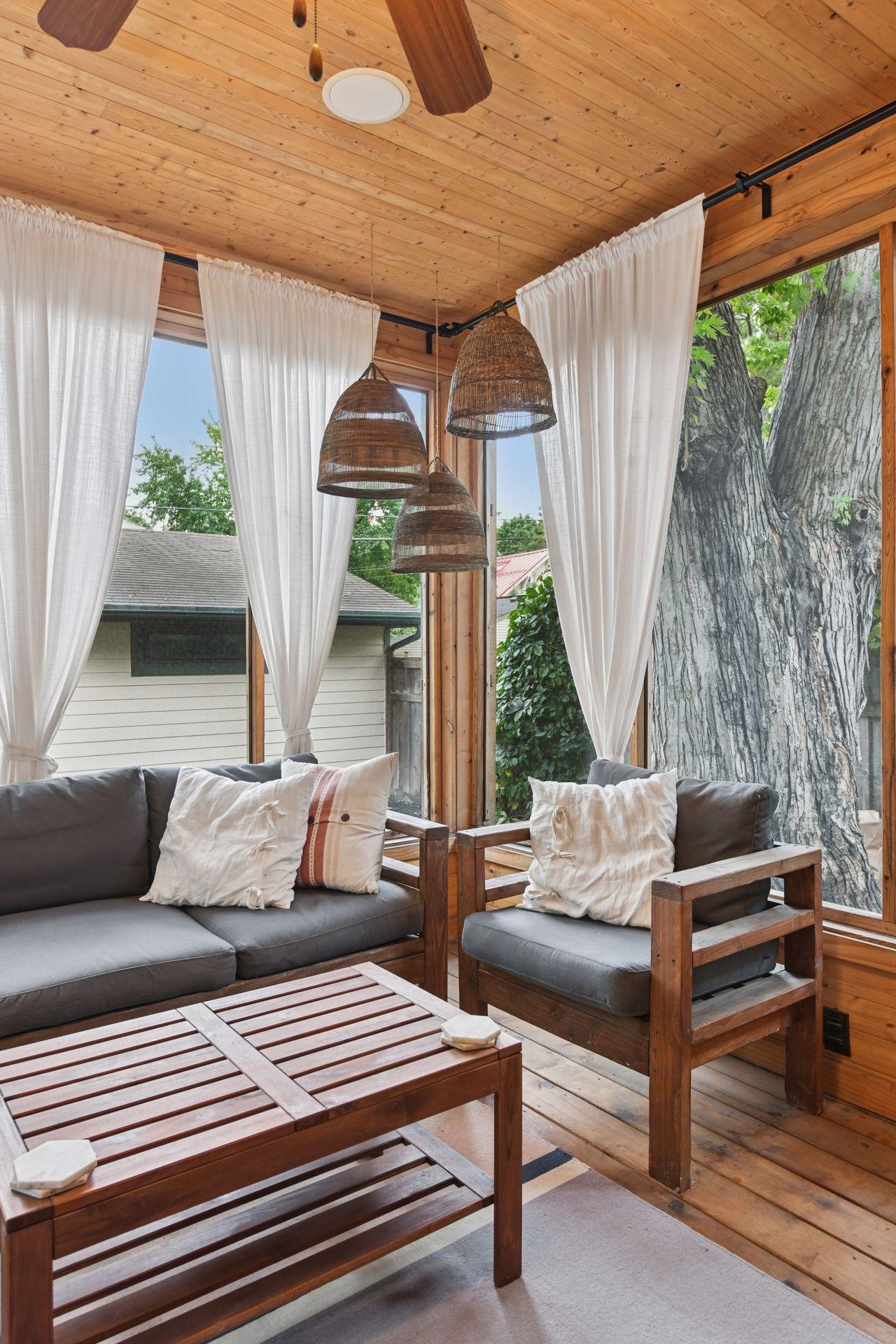 4031 Pleasant Avenue