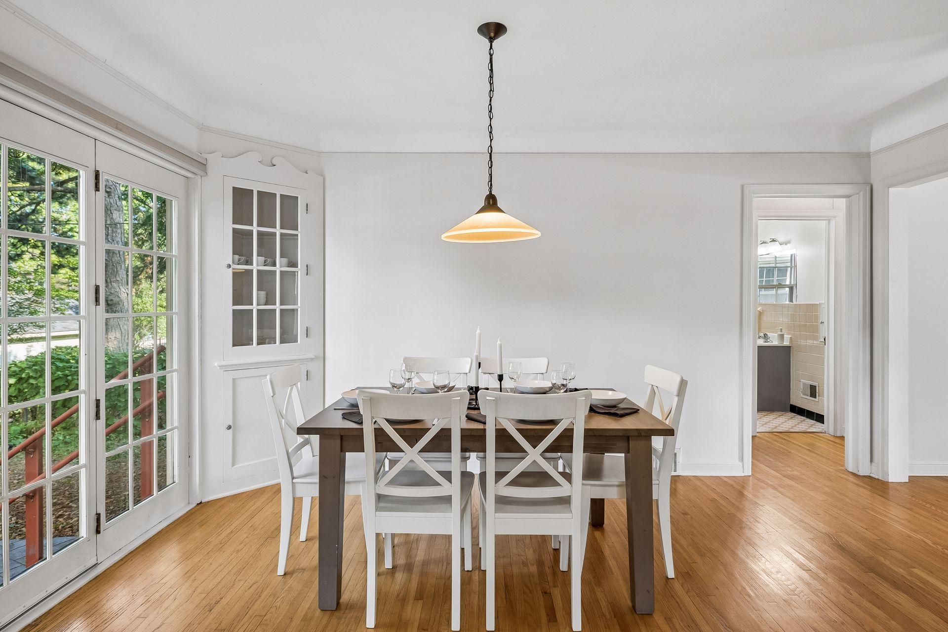 5652 Dupont Avenue S