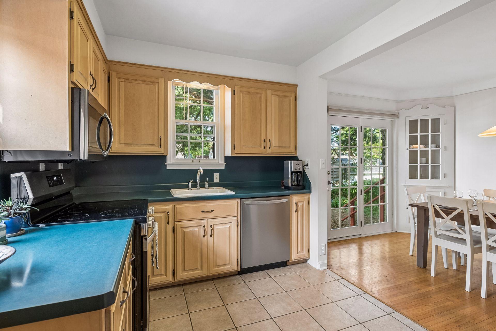 5652 Dupont Avenue S