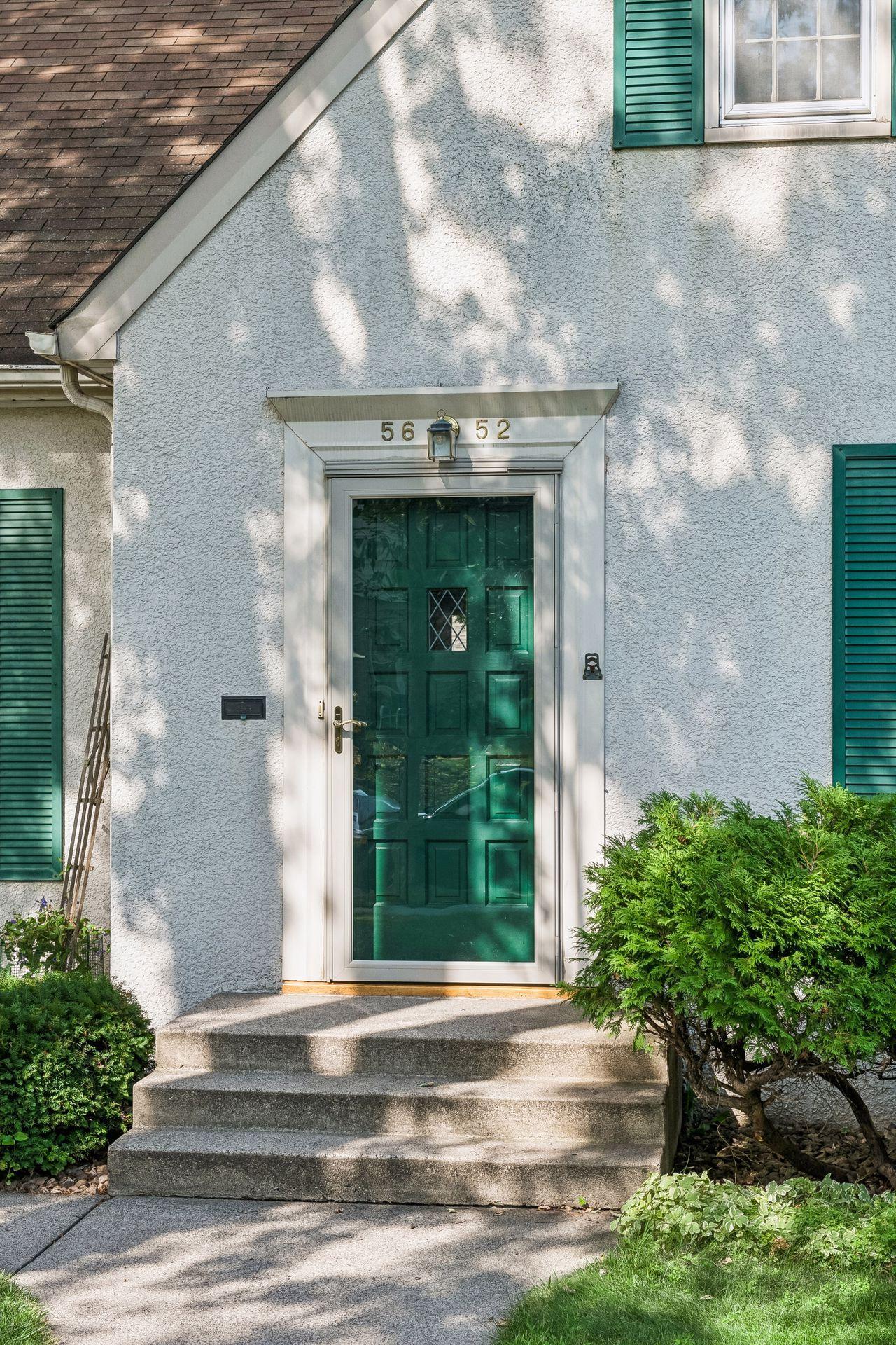 5652 Dupont Avenue S