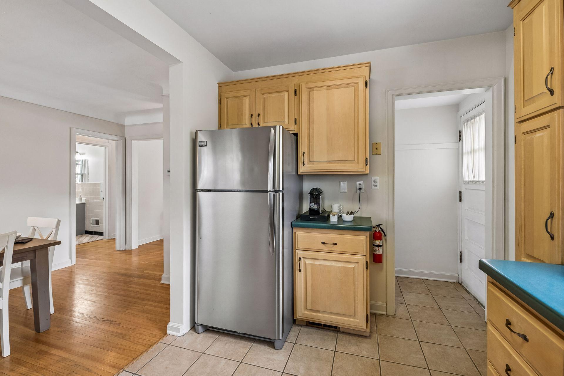 5652 Dupont Avenue S