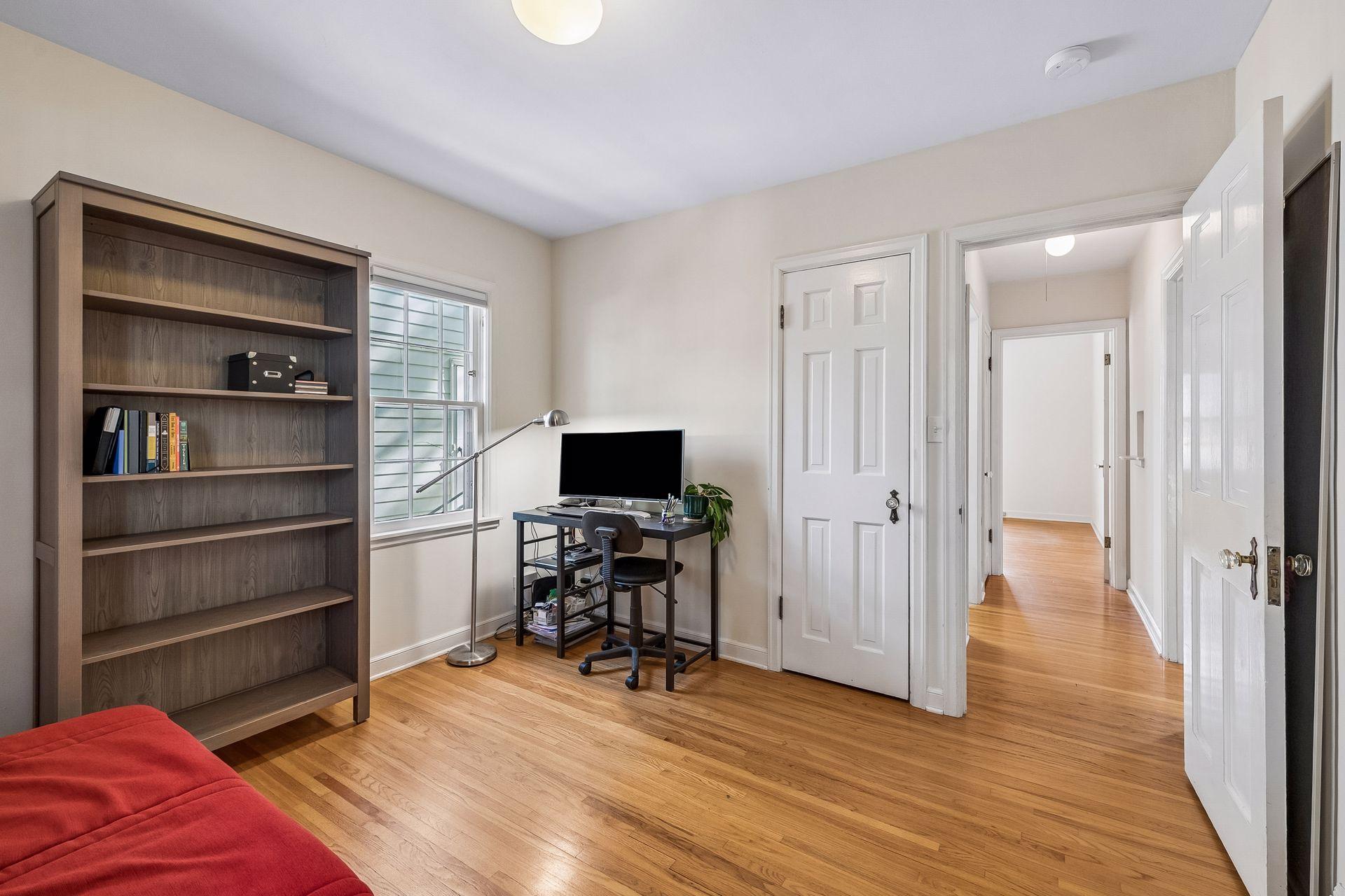 5652 Dupont Avenue S