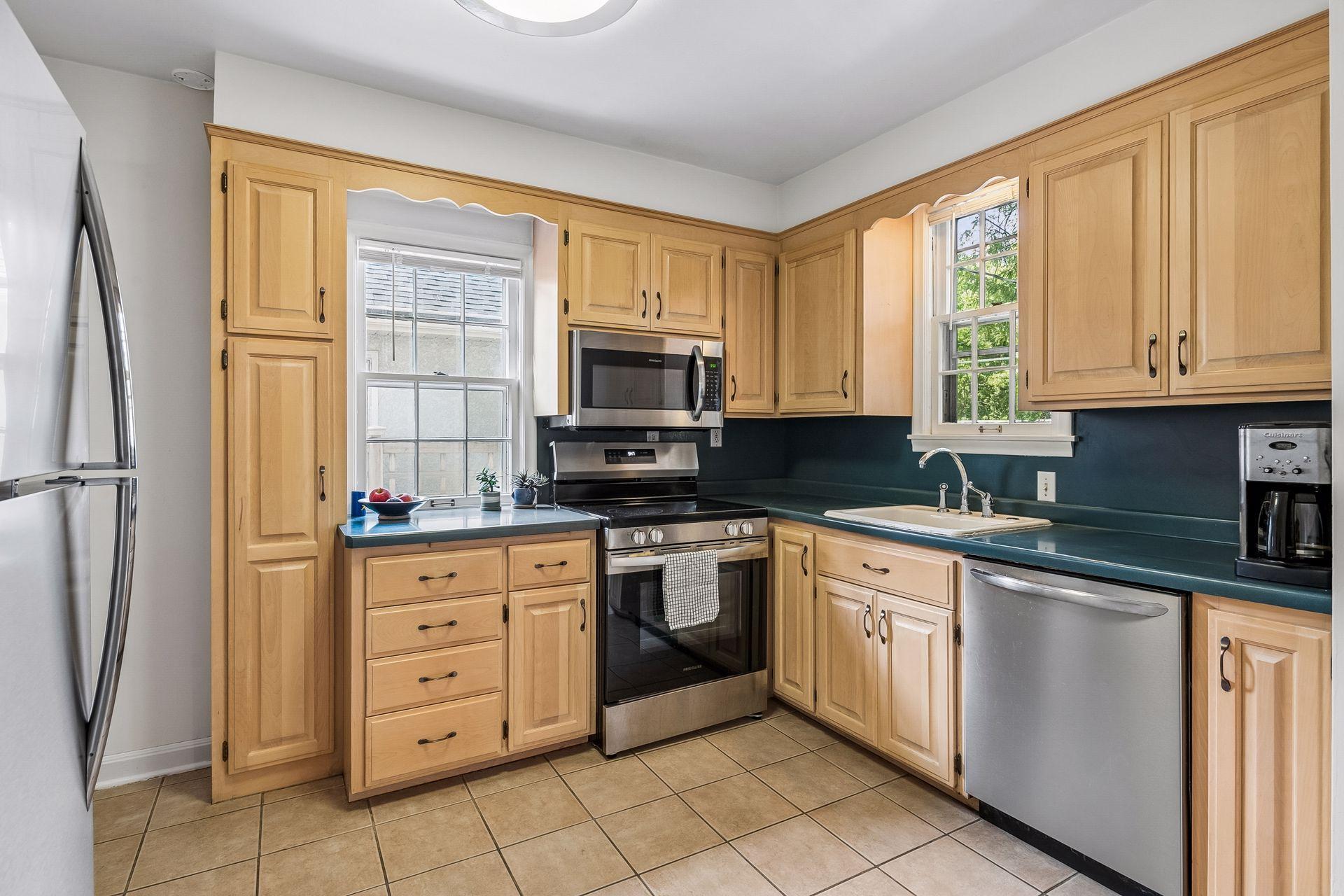 5652 Dupont Avenue S