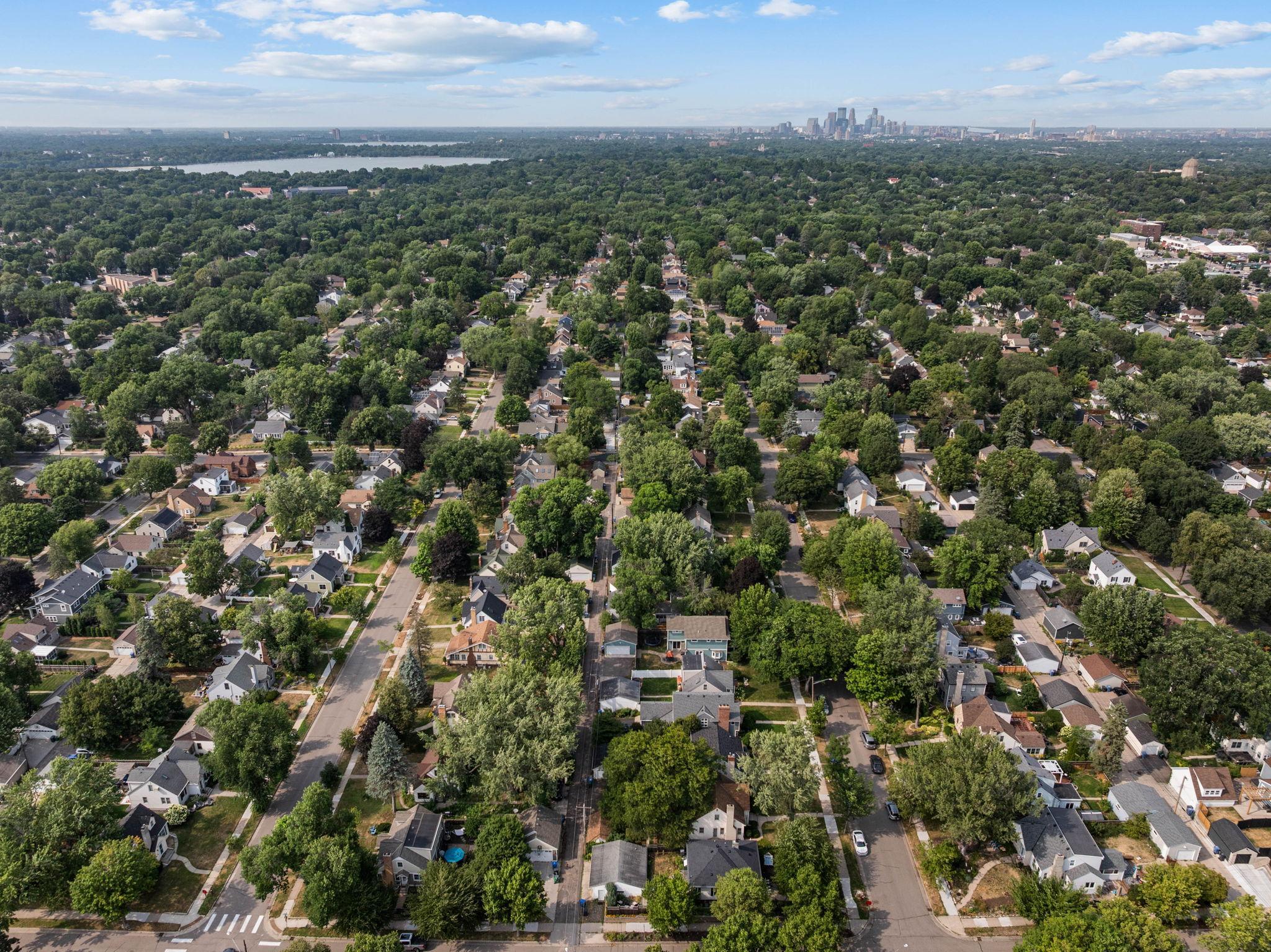 5652 Dupont Avenue S