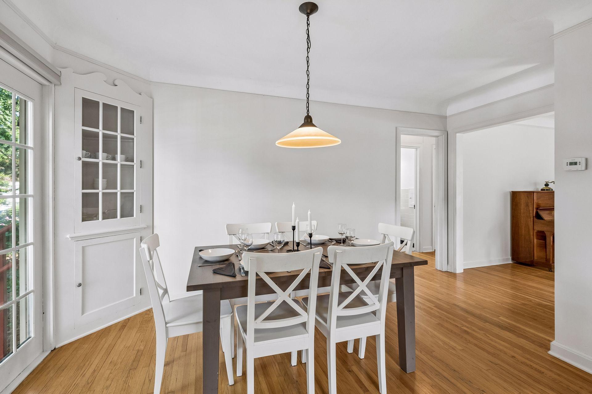 5652 Dupont Avenue S