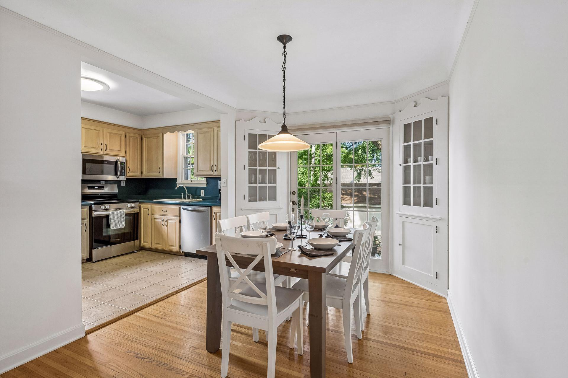 5652 Dupont Avenue S