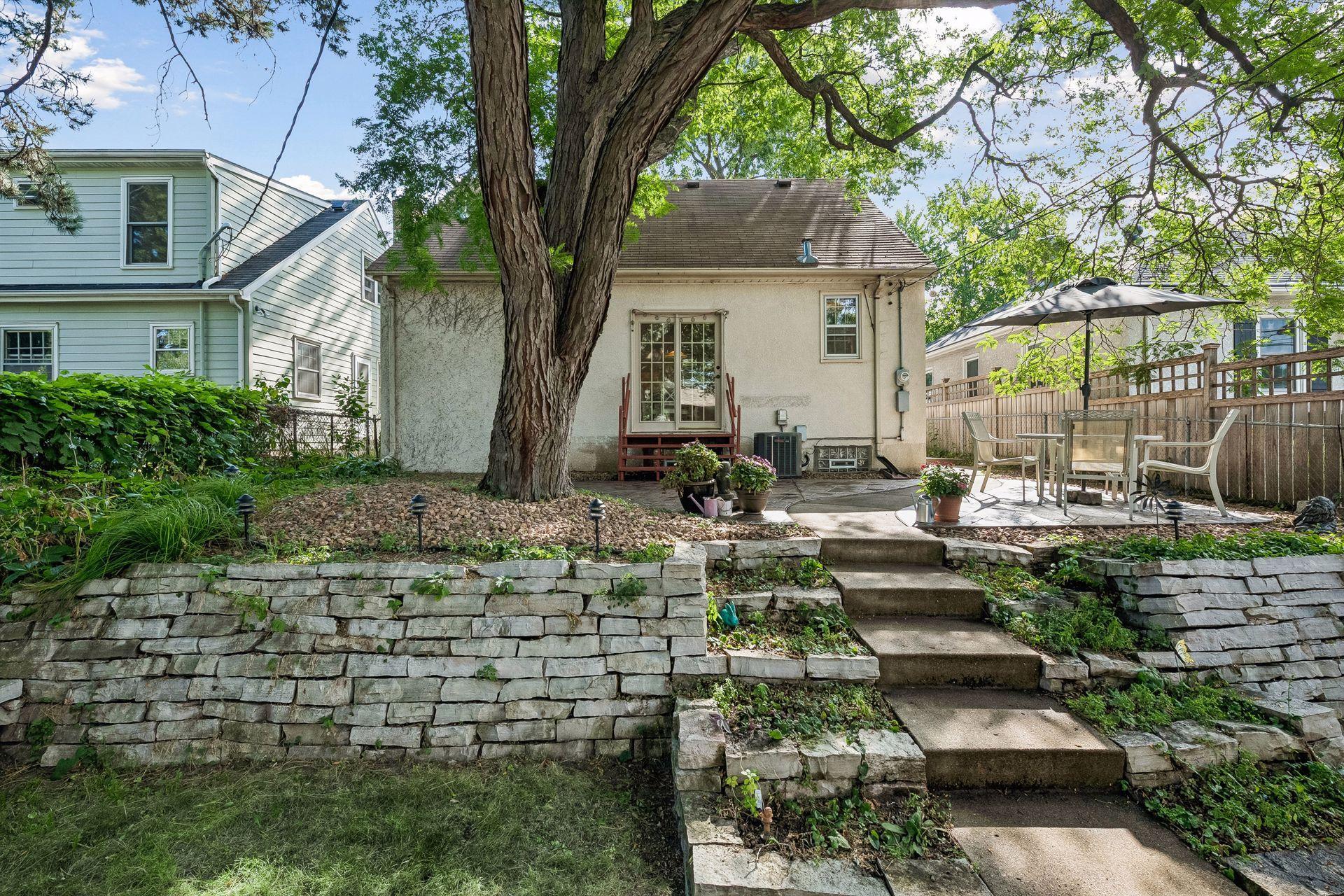 5652 Dupont Avenue S