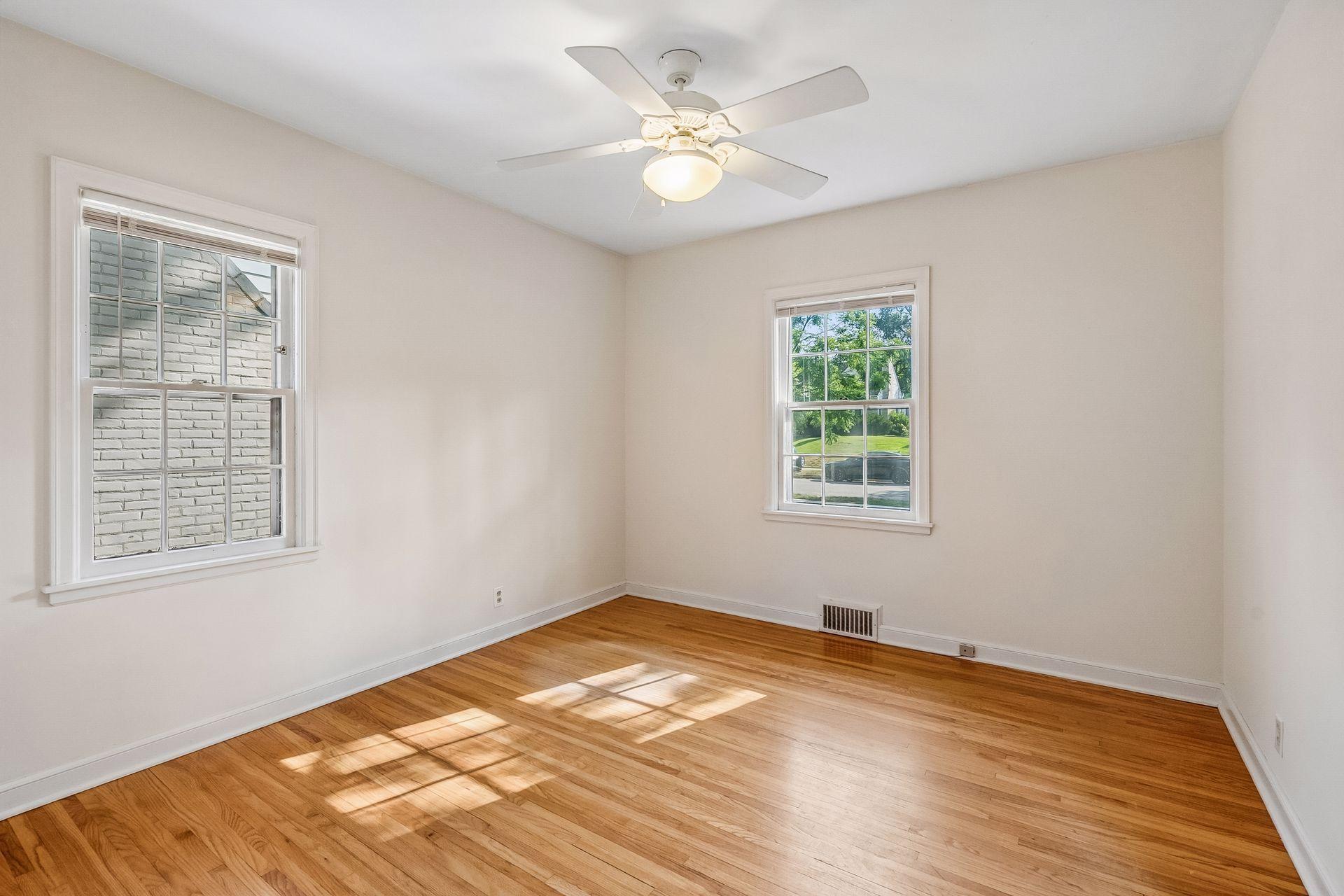 5652 Dupont Avenue S