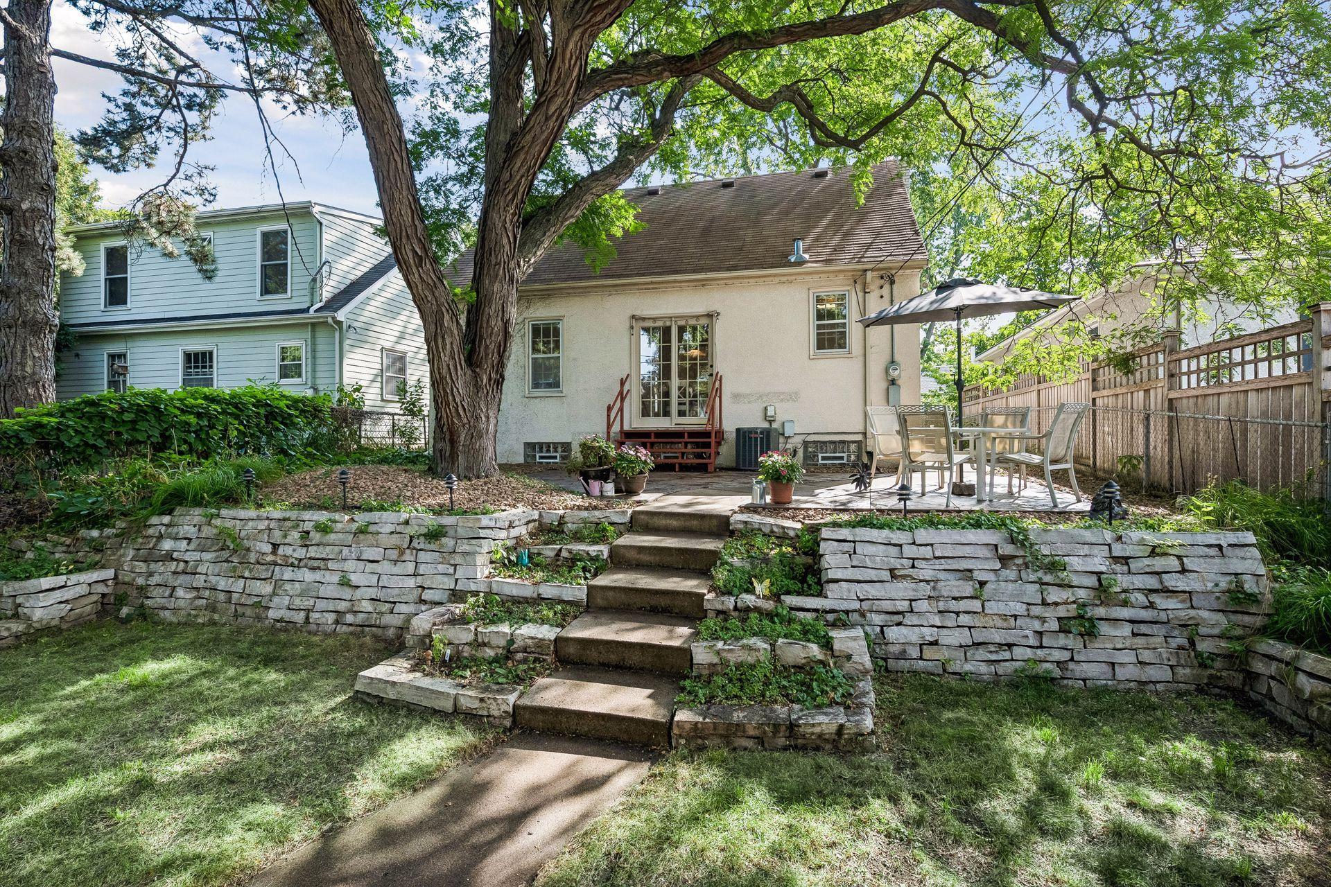 5652 Dupont Avenue S