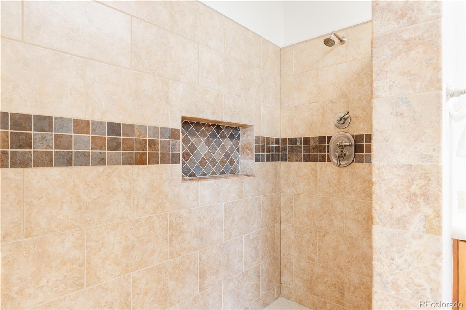 8001 E Ellsworth Ave