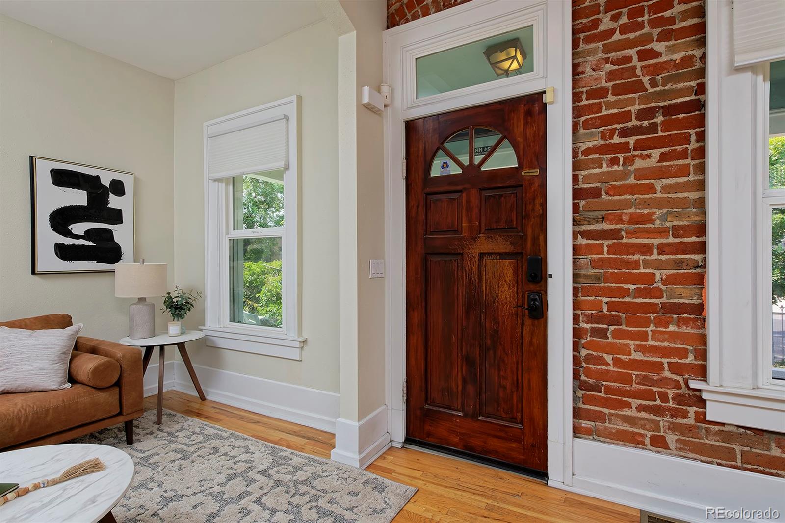 2527 W Dunkeld Place