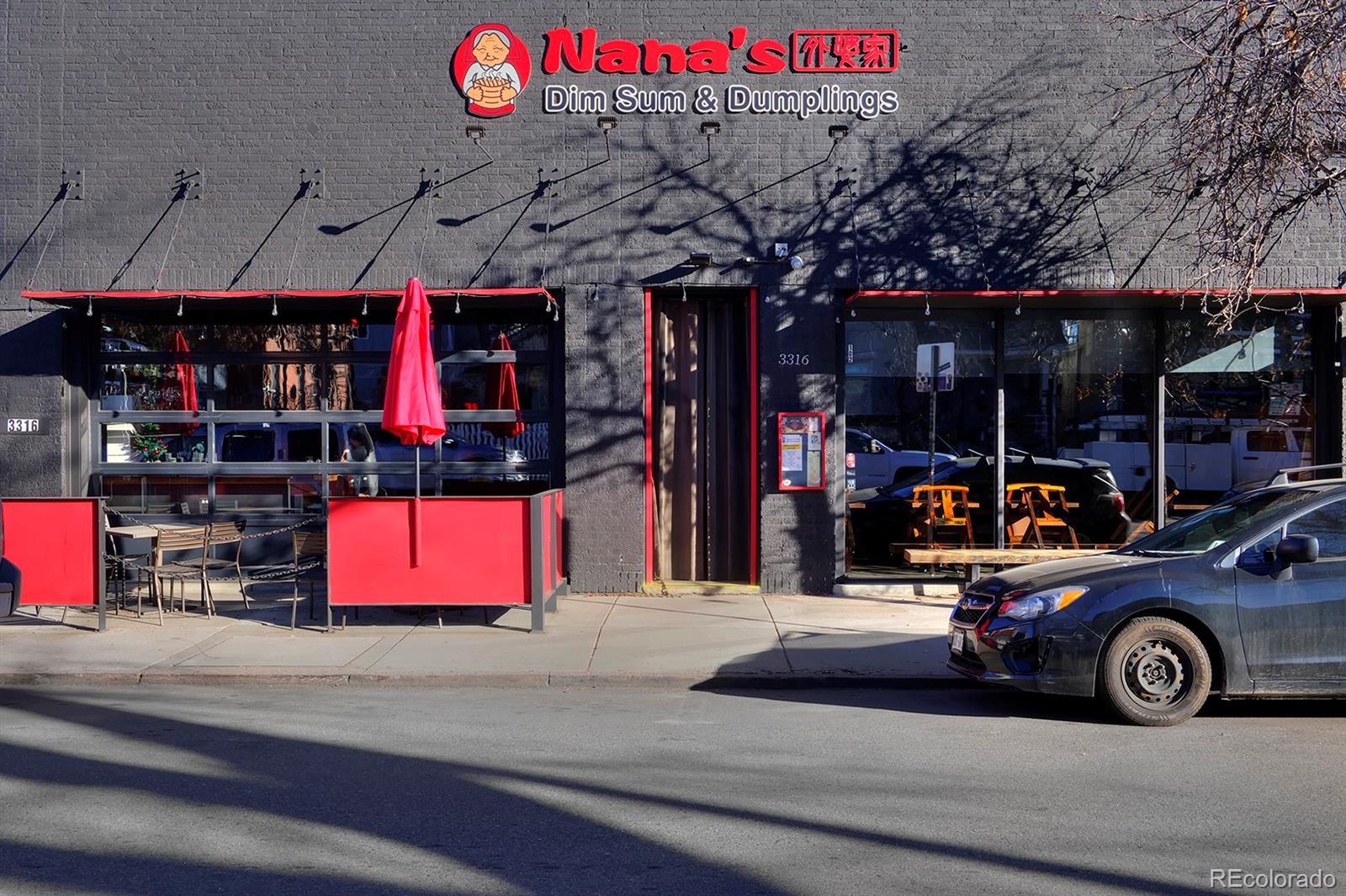 2527 W Dunkeld Place