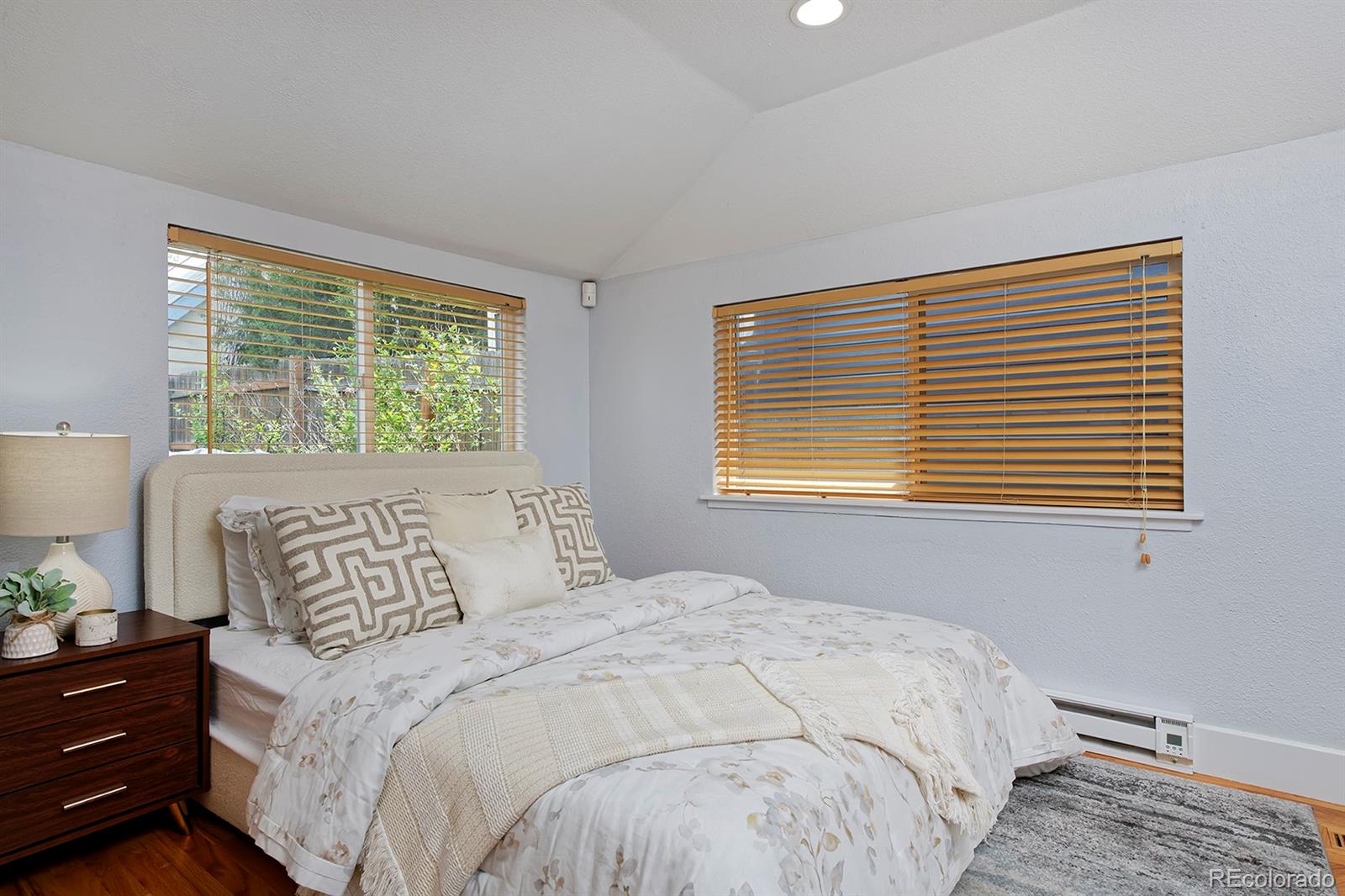 2527 W Dunkeld Place