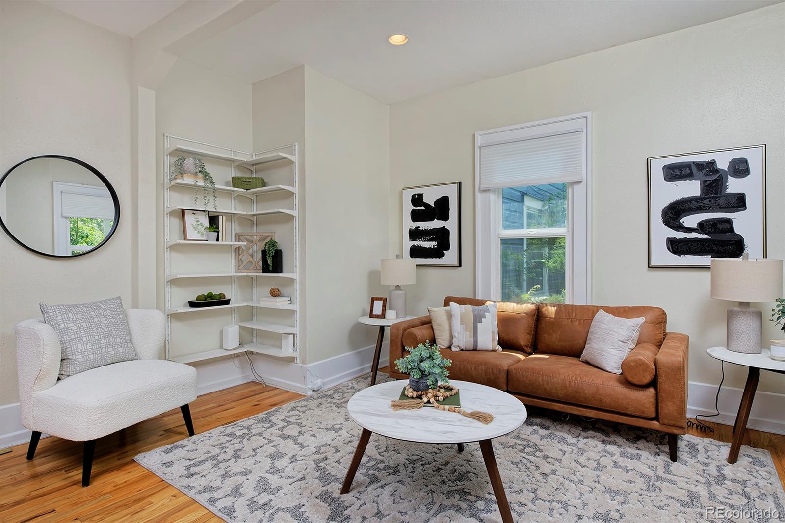 2527 W Dunkeld Place