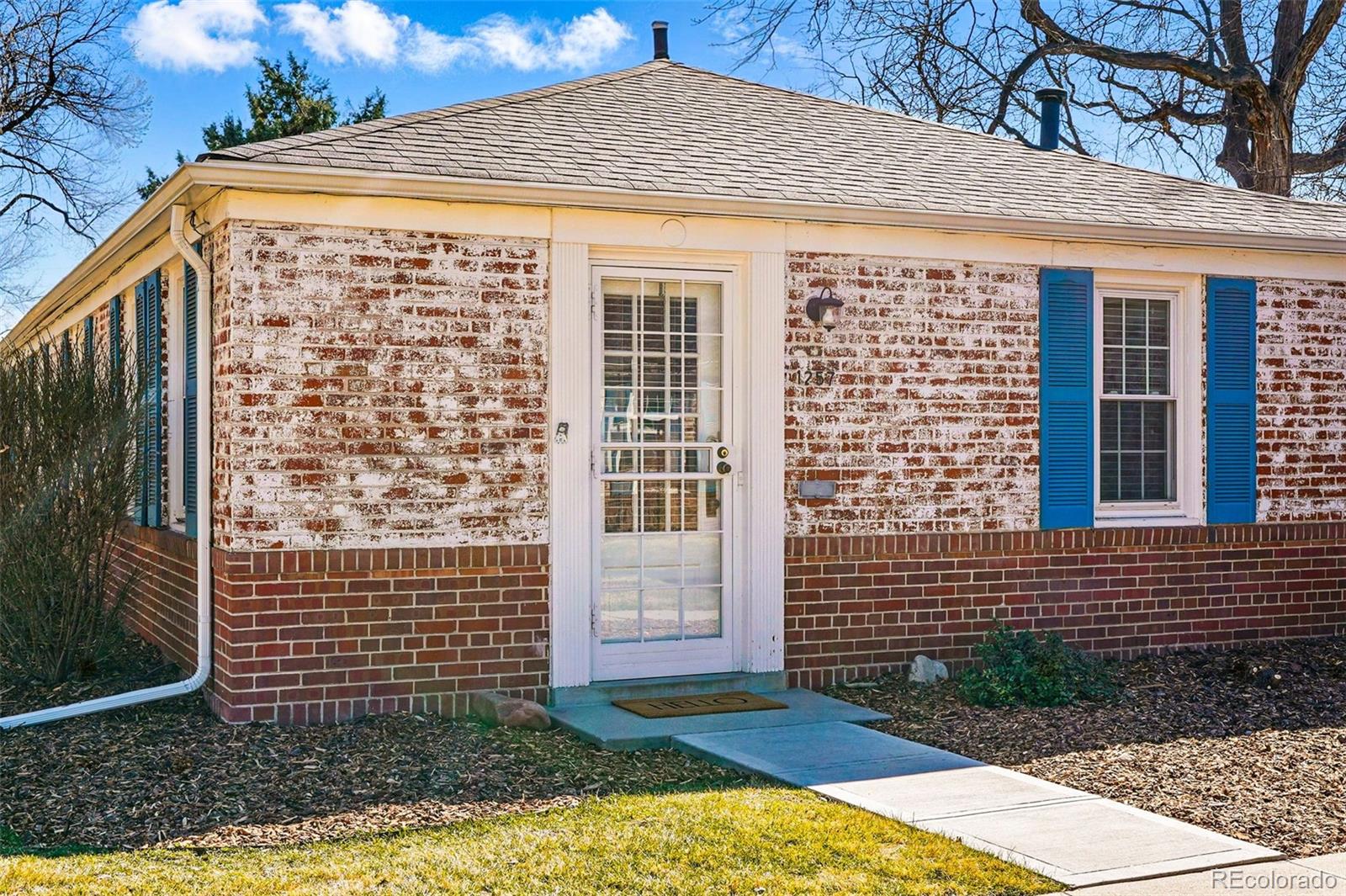 1257 Locust St