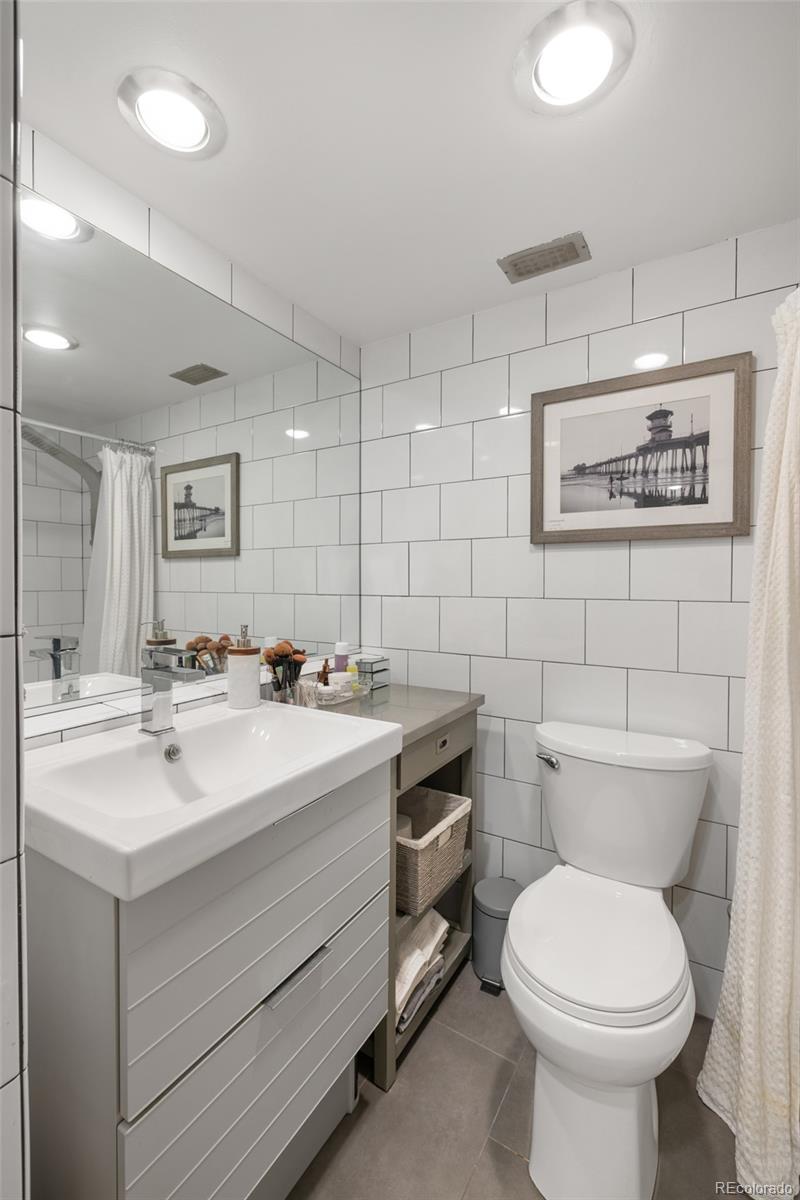 790 N Washington Street Unit: 1203