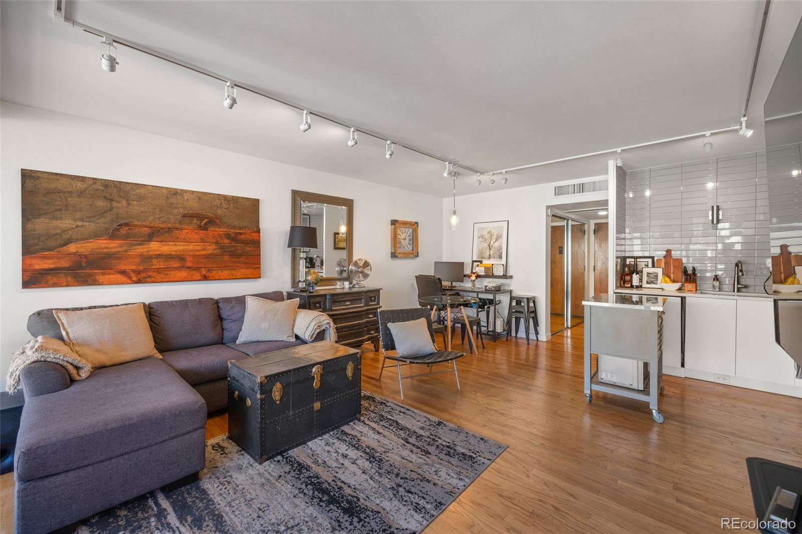 790 N Washington Street Unit: 1203