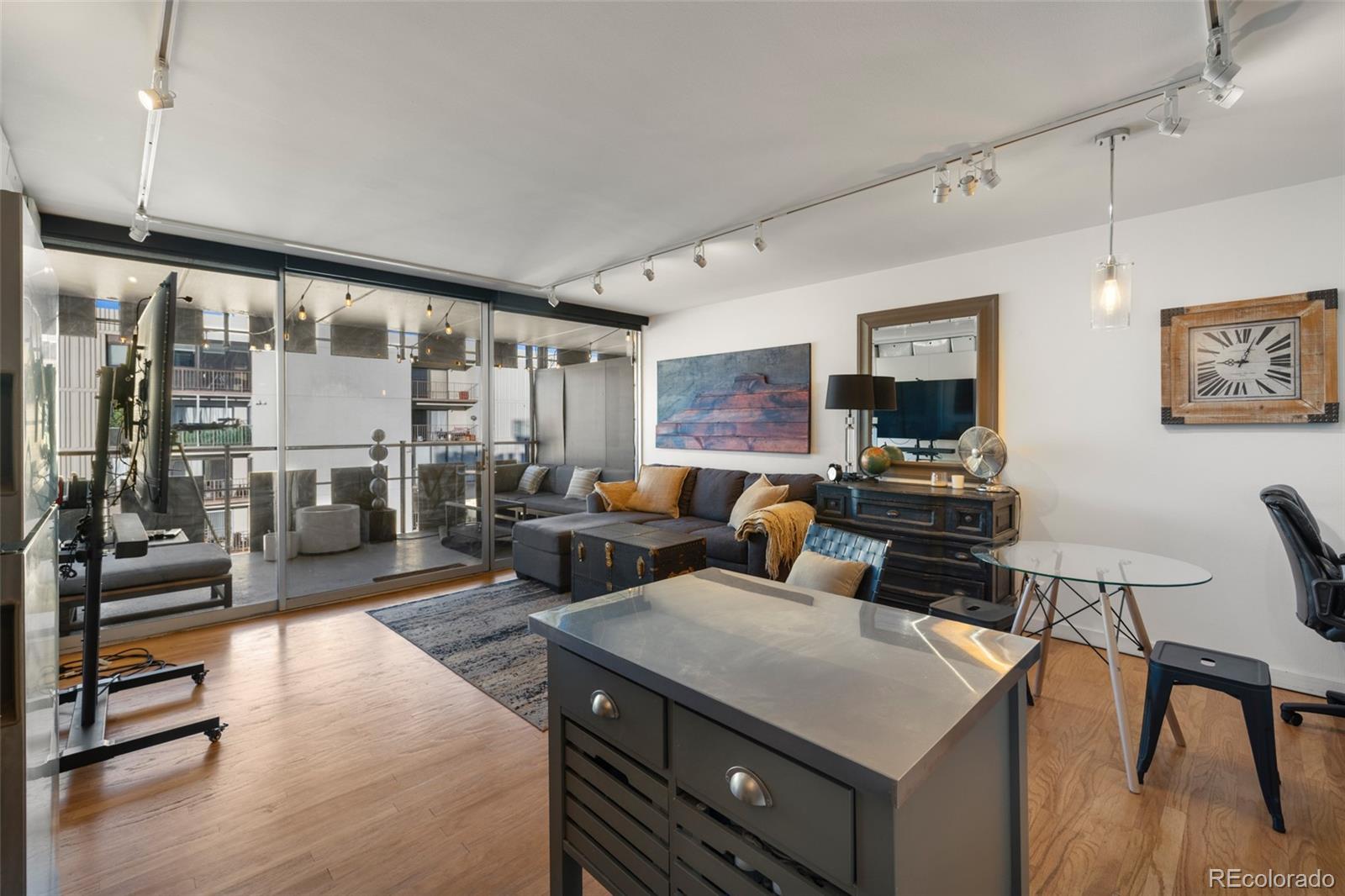 790 N Washington Street Unit: 1203