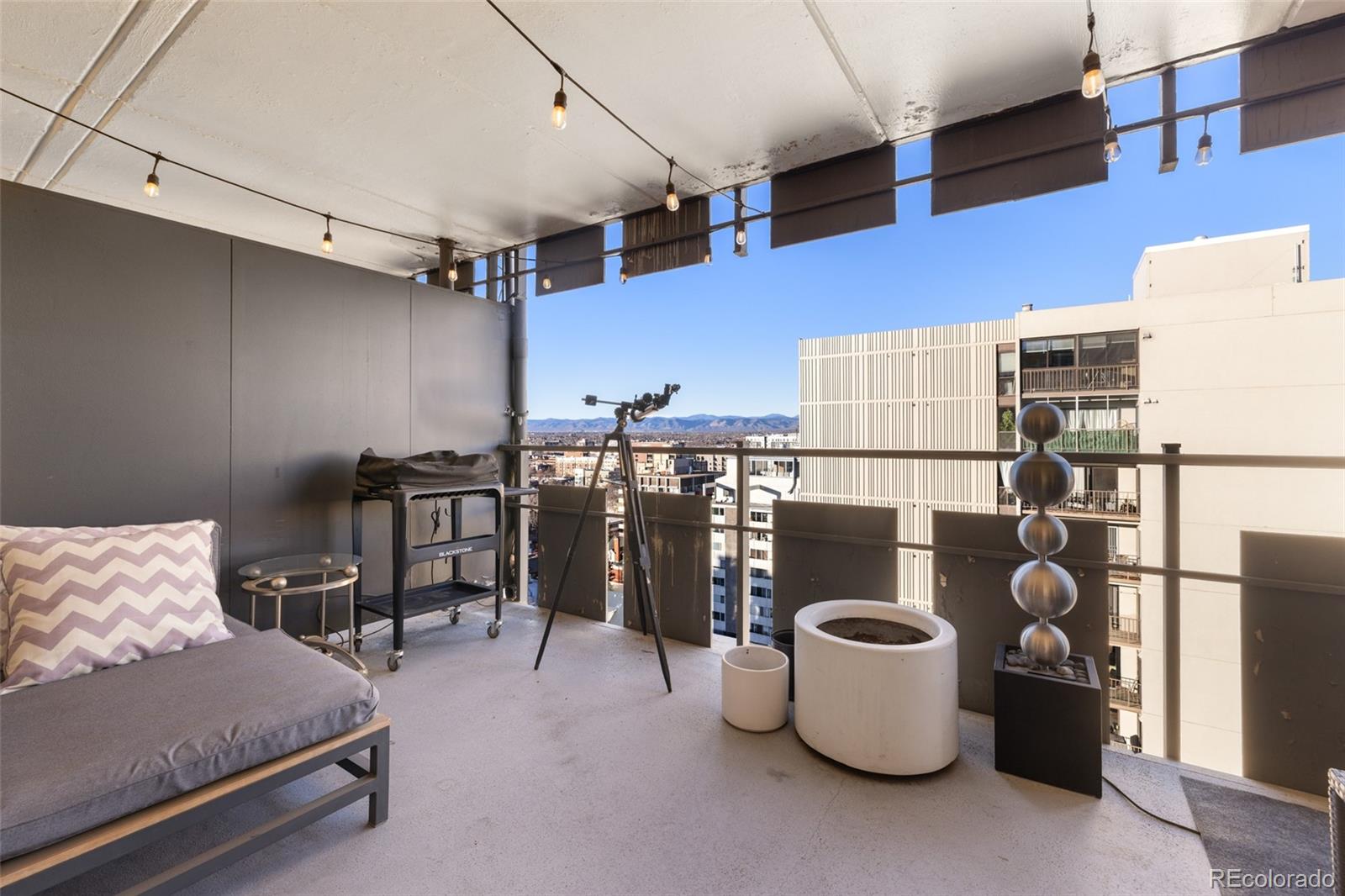 790 N Washington Street Unit: 1203