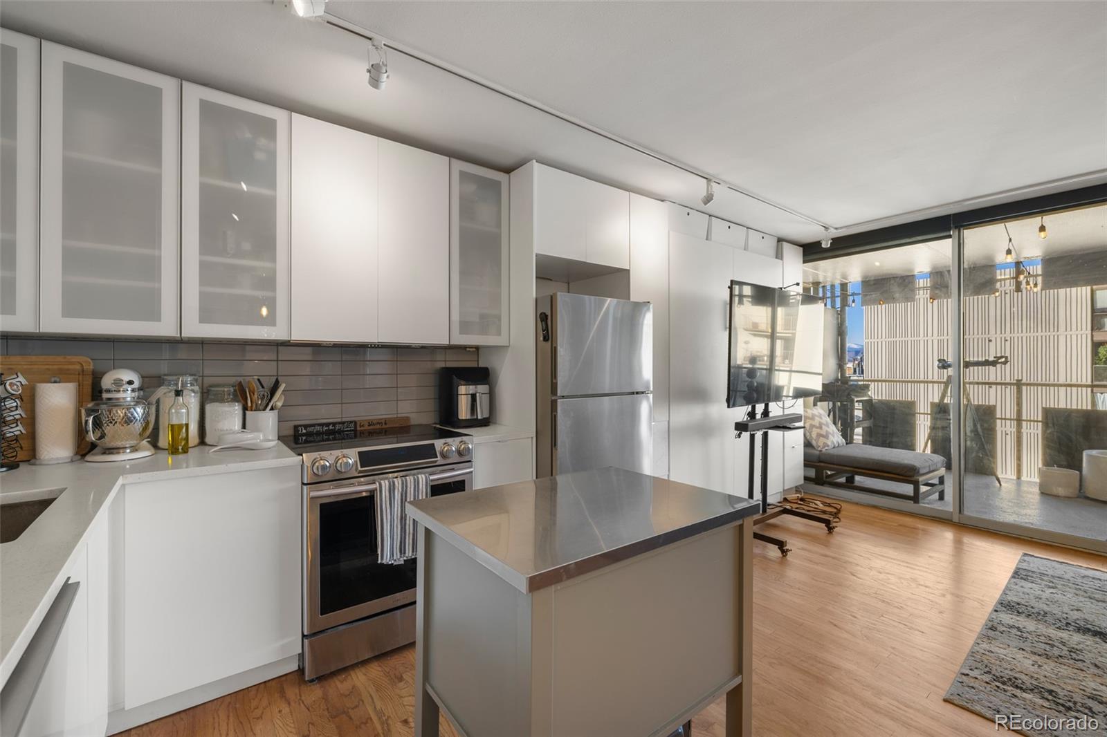 790 N Washington Street Unit: 1203