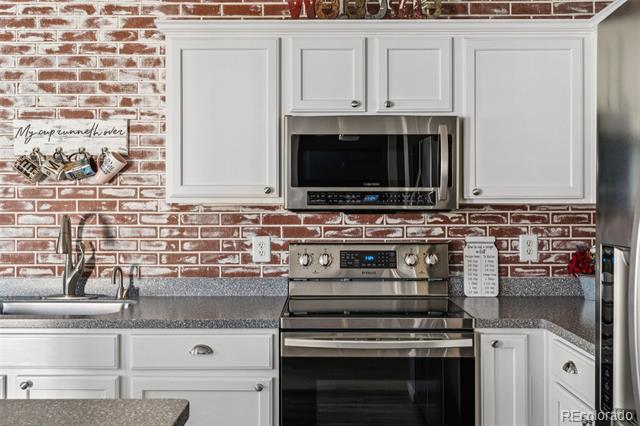 8142 S Laredo Ct