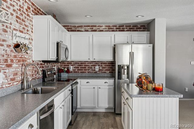 8142 S Laredo Ct