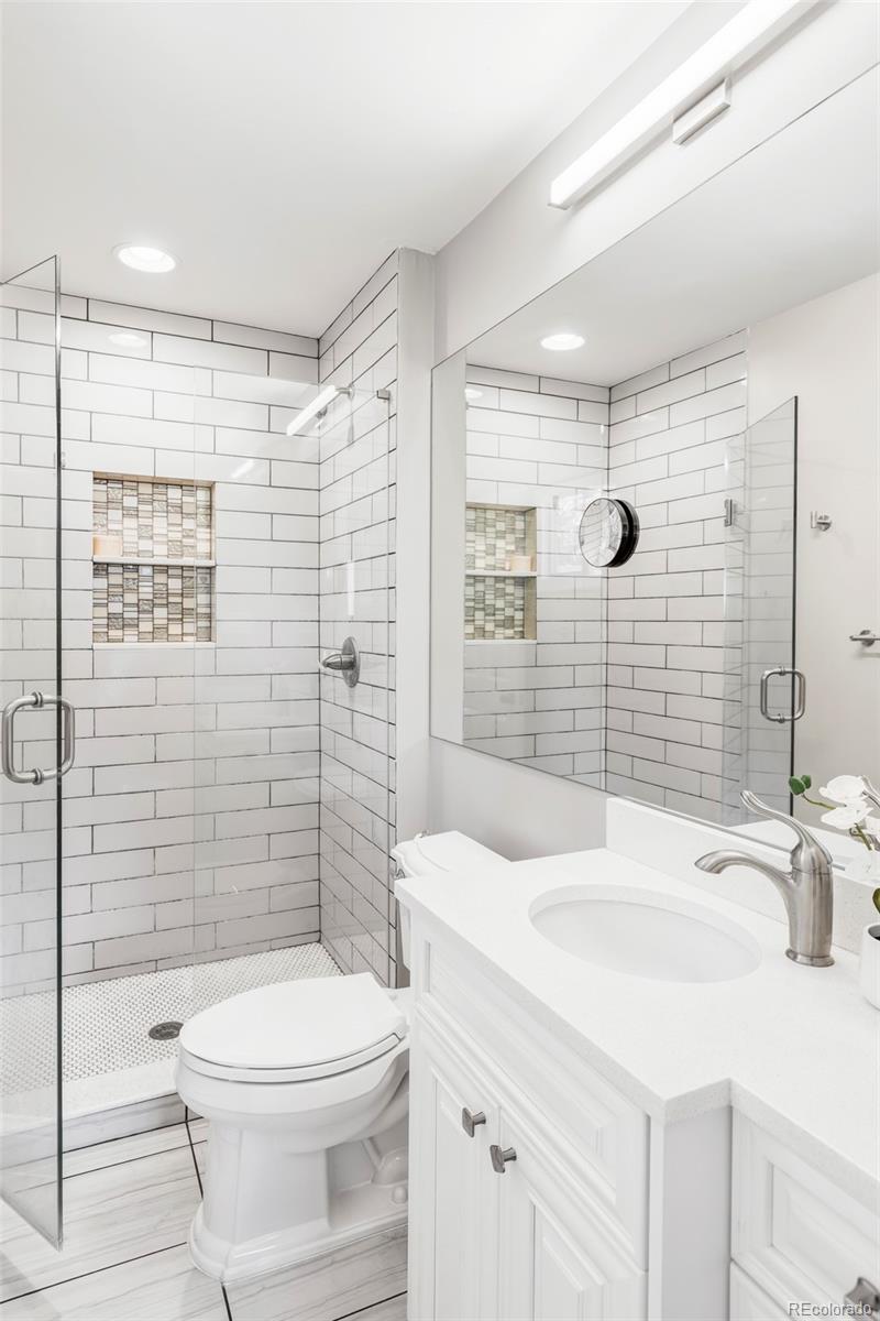 121 S Jasmine Street