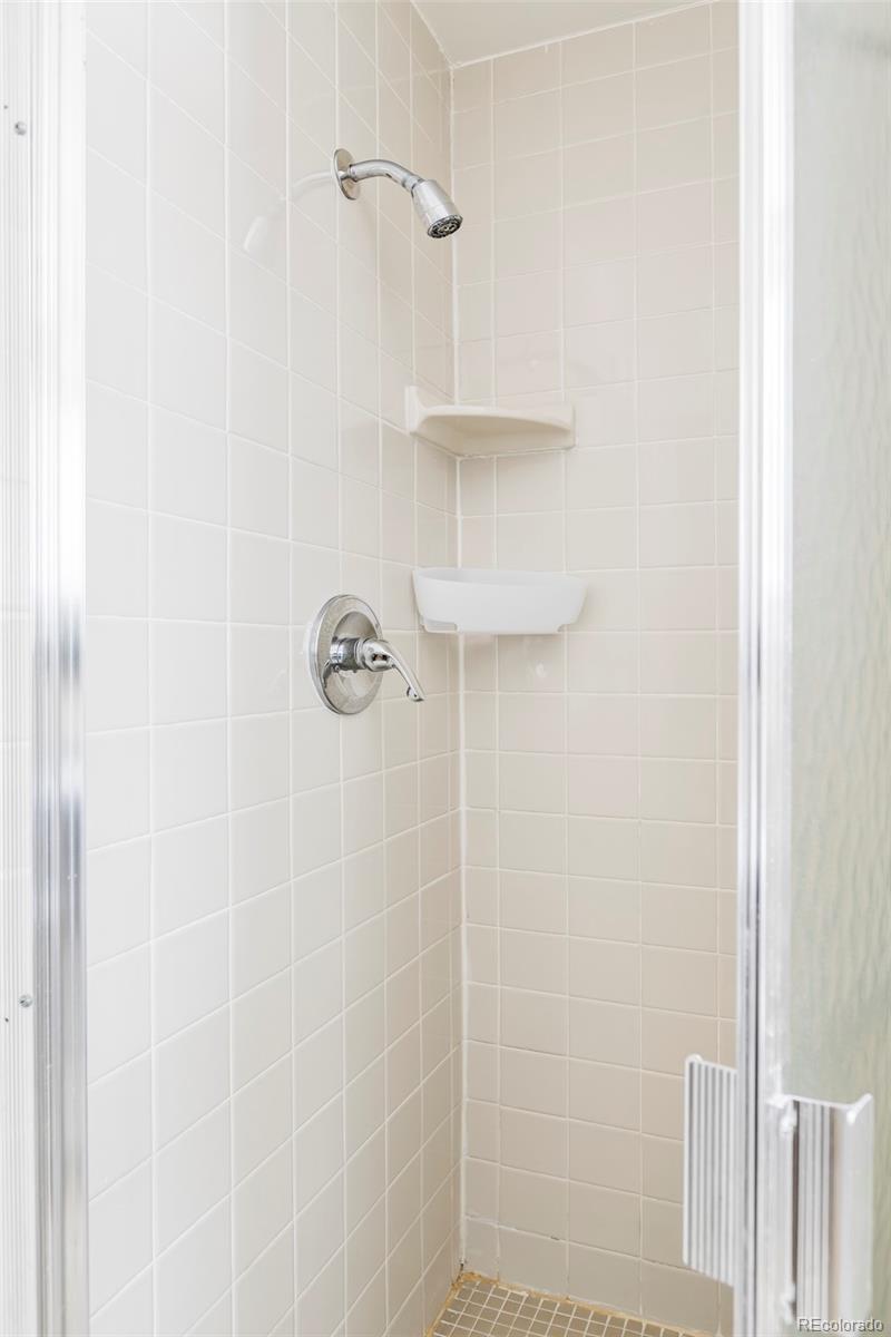 121 S Jasmine Street