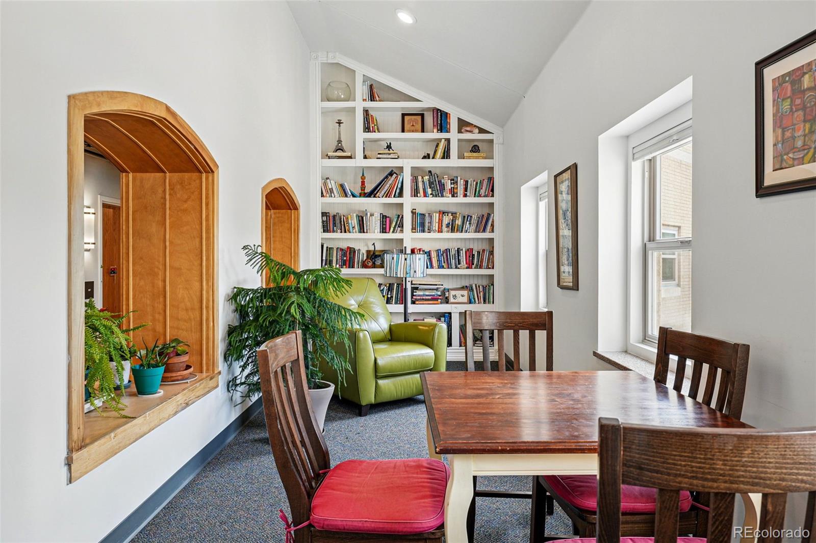 2835 W Parkside Pl Unit: 305