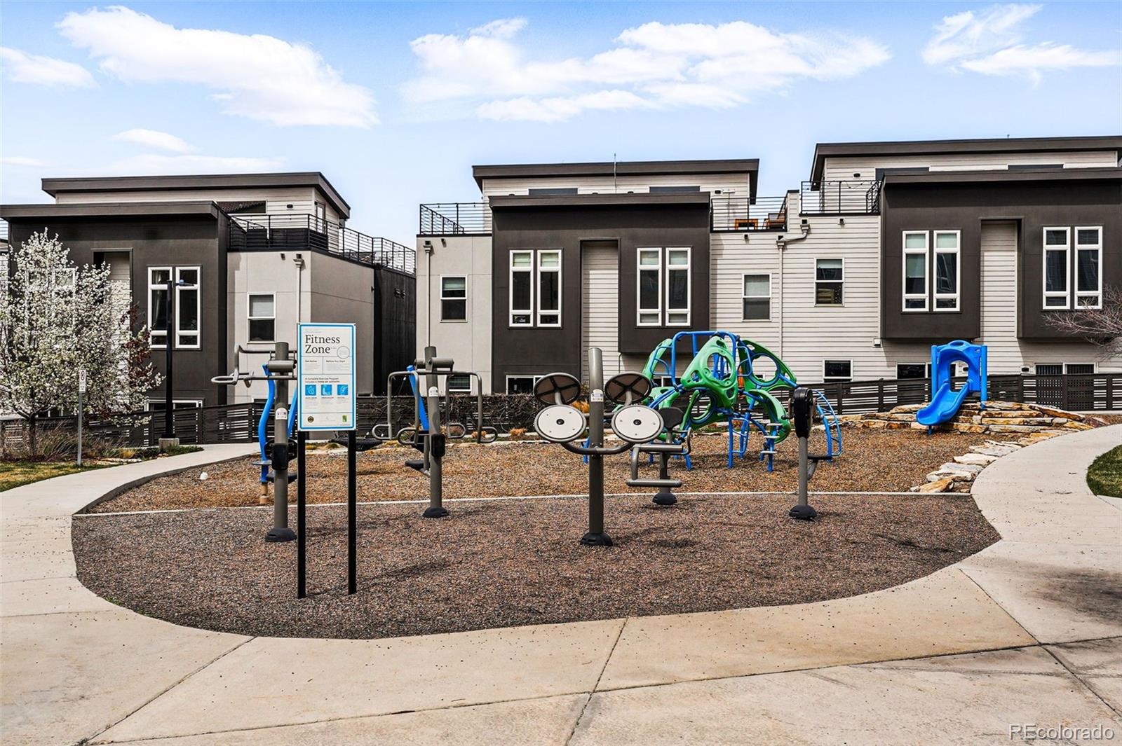 2835 W Parkside Pl Unit: 305