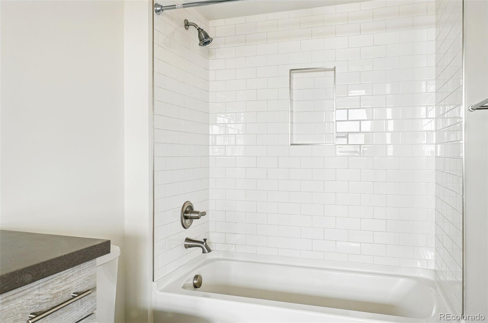 2835 W Parkside Pl Unit: 305