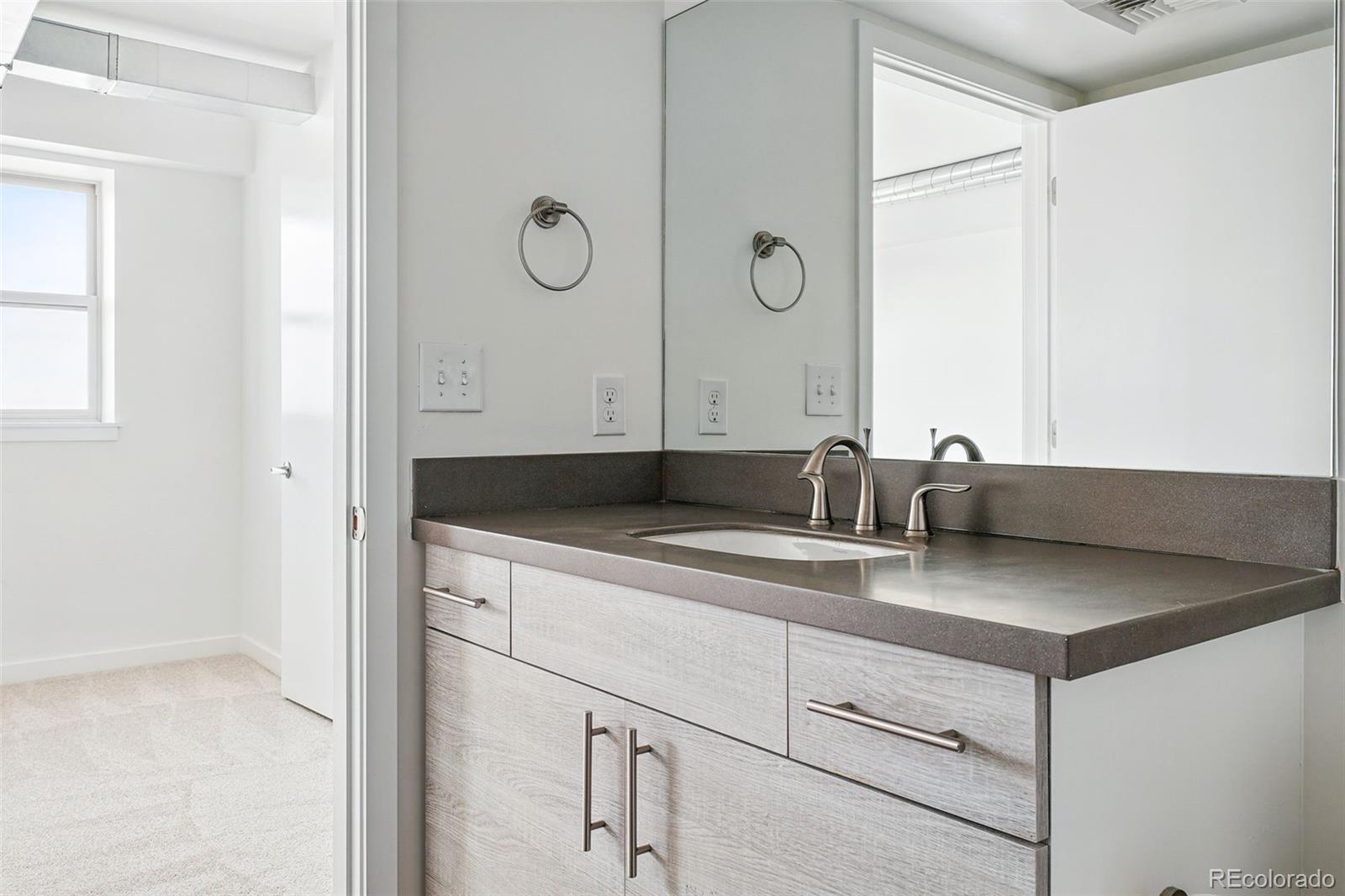 2835 W Parkside Pl Unit: 305