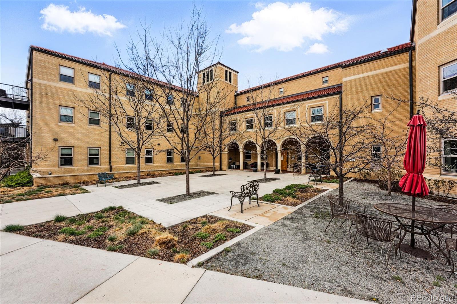 2835 W Parkside Pl Unit: 305