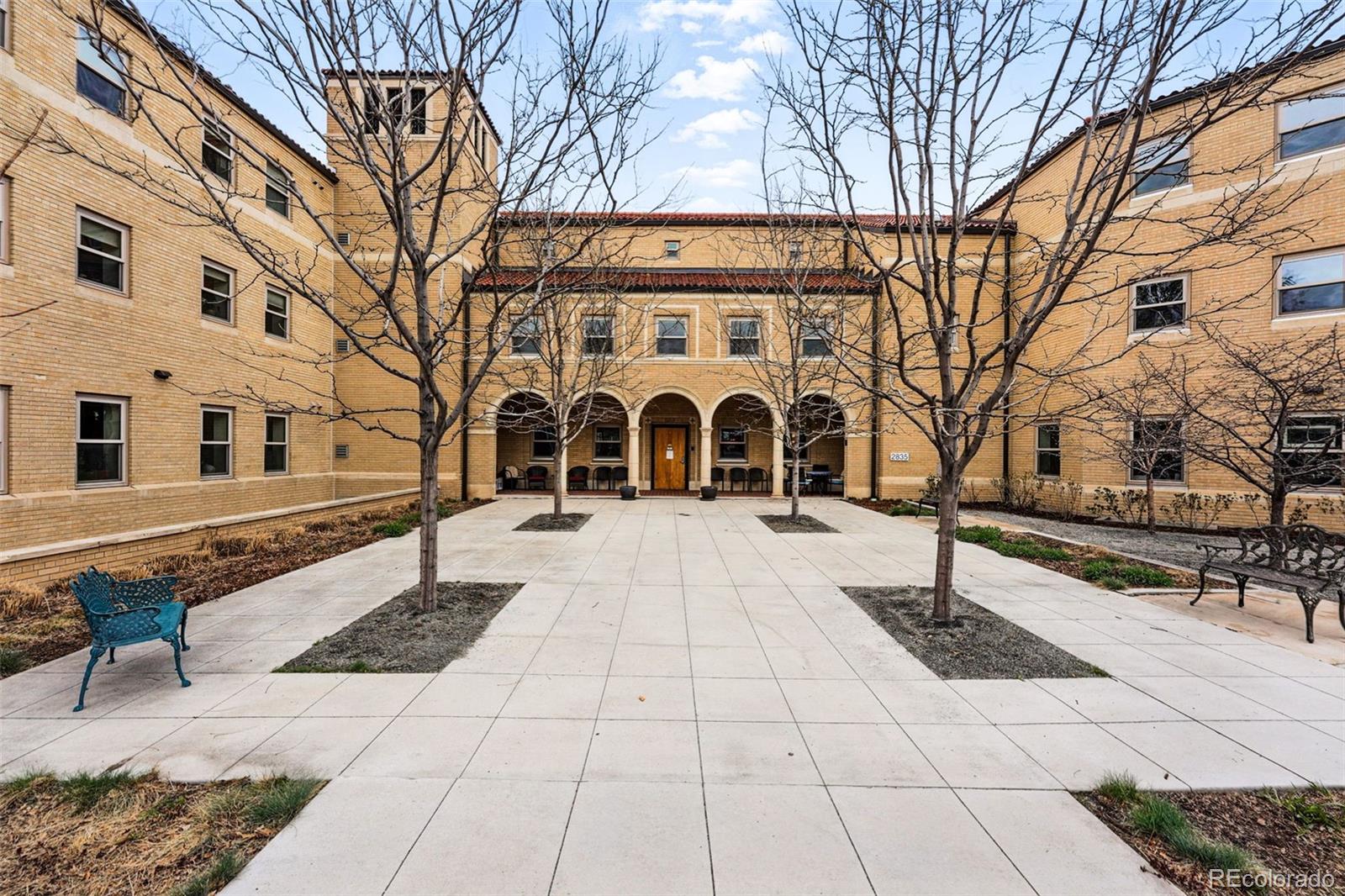 2835 W Parkside Pl Unit: 305
