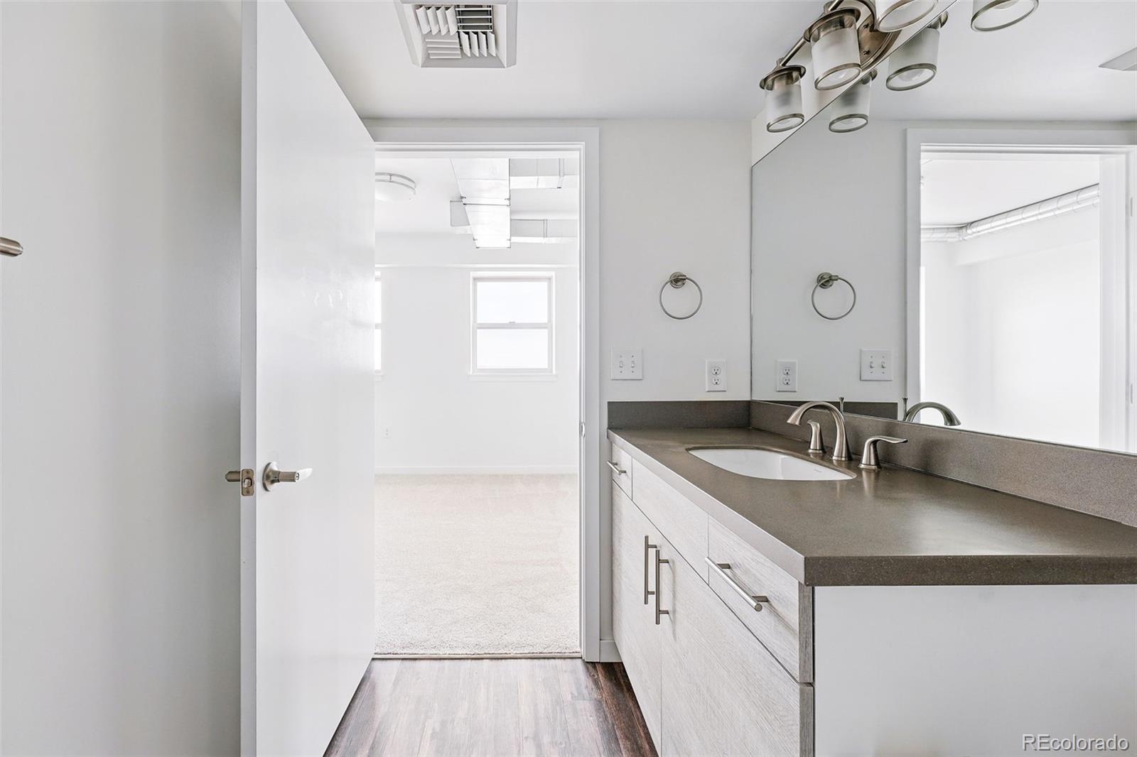 2835 W Parkside Pl Unit: 305
