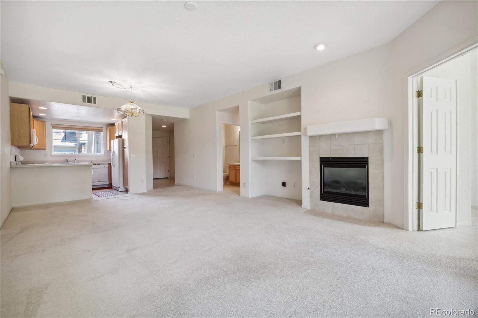 2122 S Fulton Cir Unit: 102