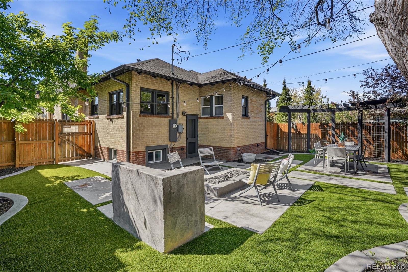 2346 Fairfax Street