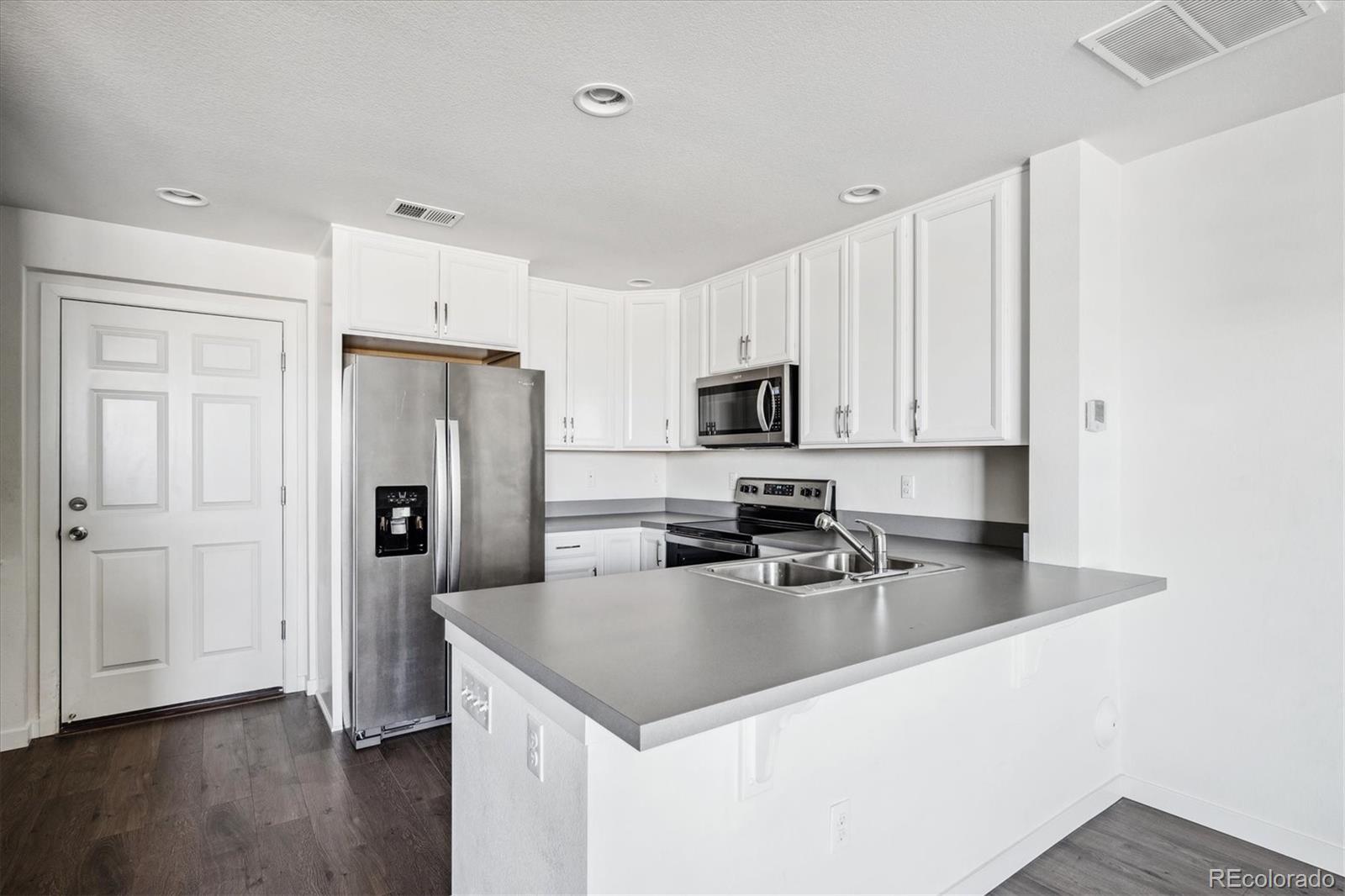 5868 Central Park Blvd