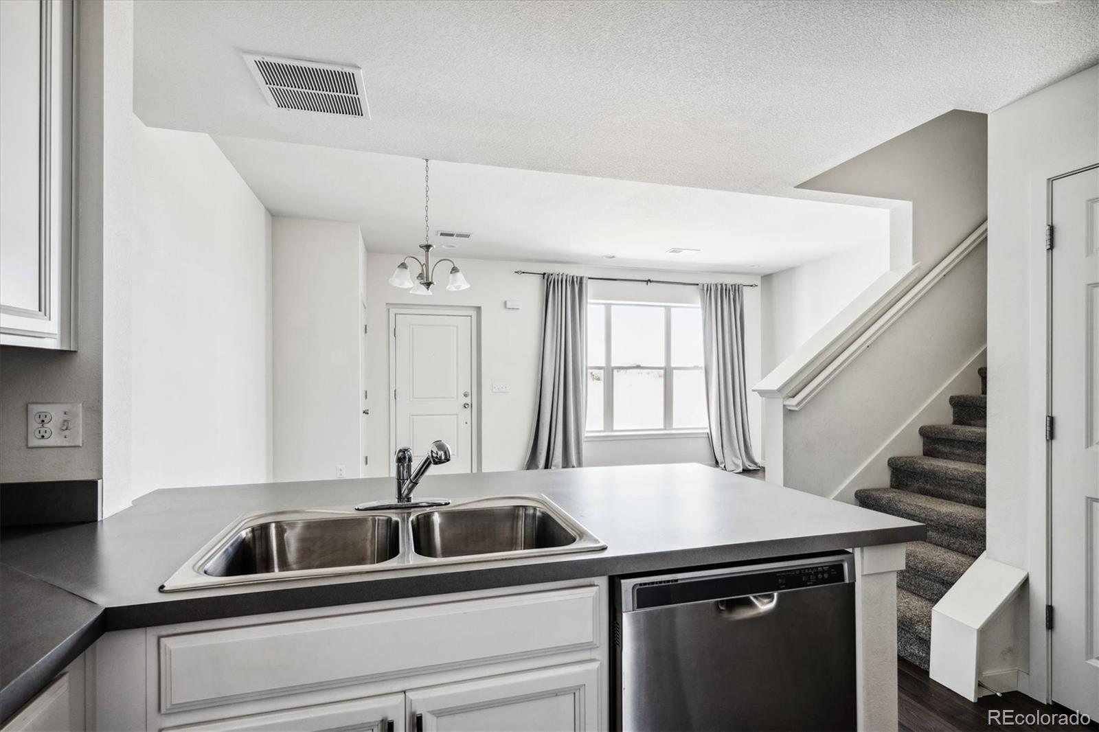 5868 Central Park Blvd