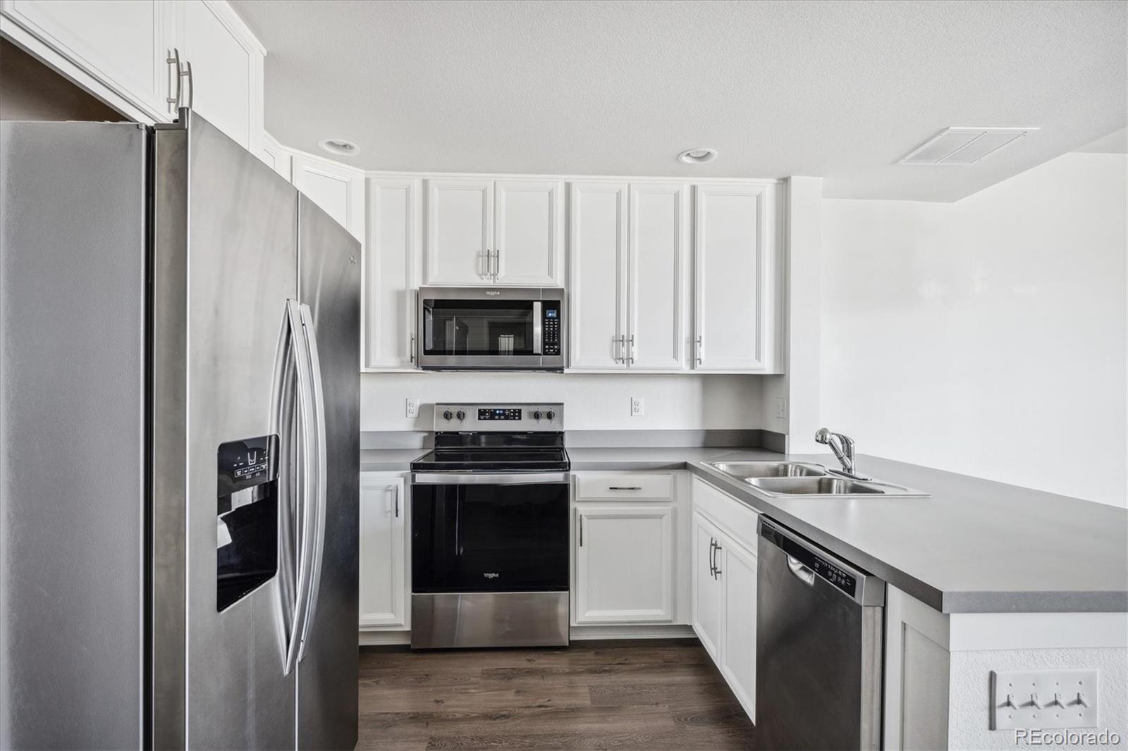 5868 Central Park Blvd