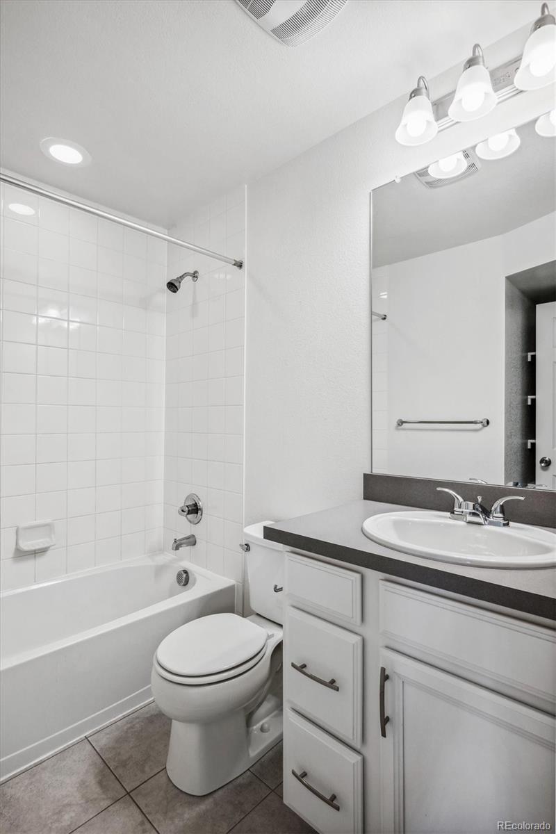 5868 Central Park Blvd