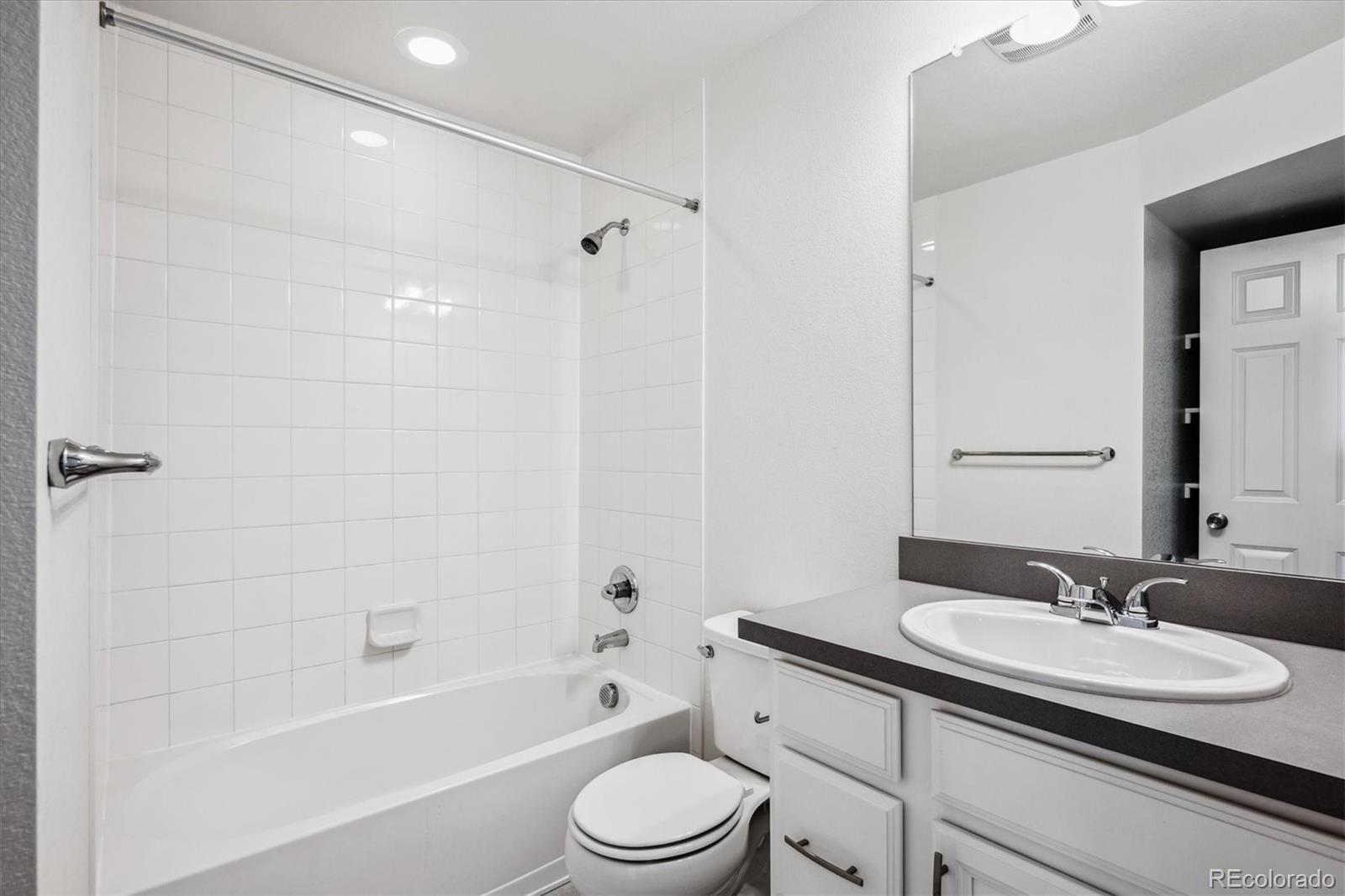 5868 Central Park Blvd