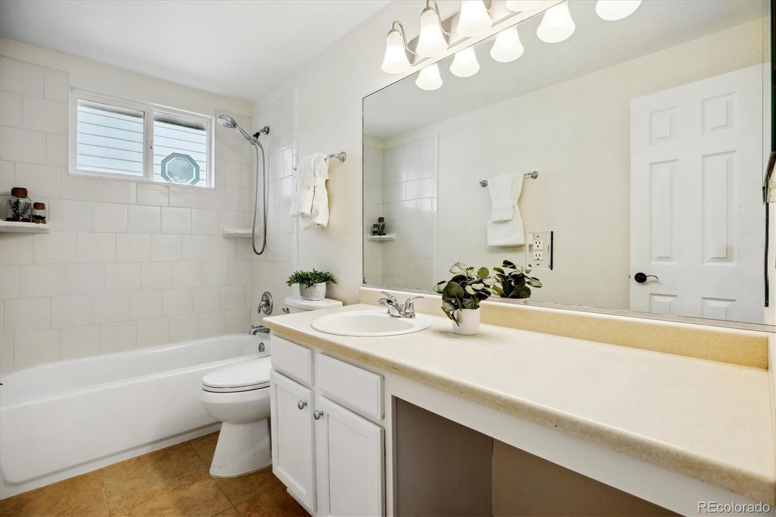 5174 S Ukraine Street