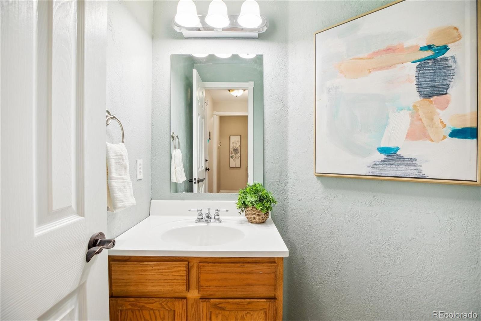 5174 S Ukraine Street