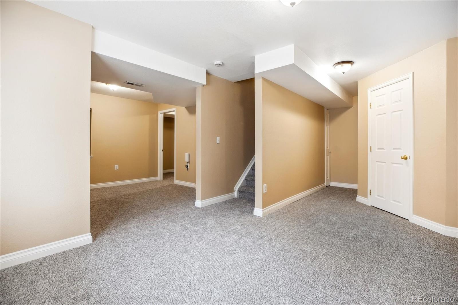 5174 S Ukraine Street